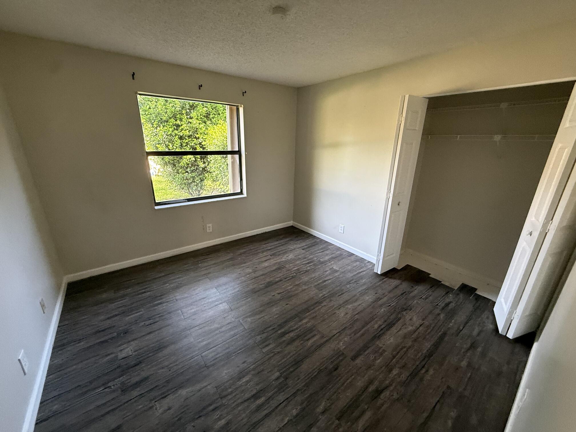 SUGAR POND MANOR OF WELLINGTON - Residential