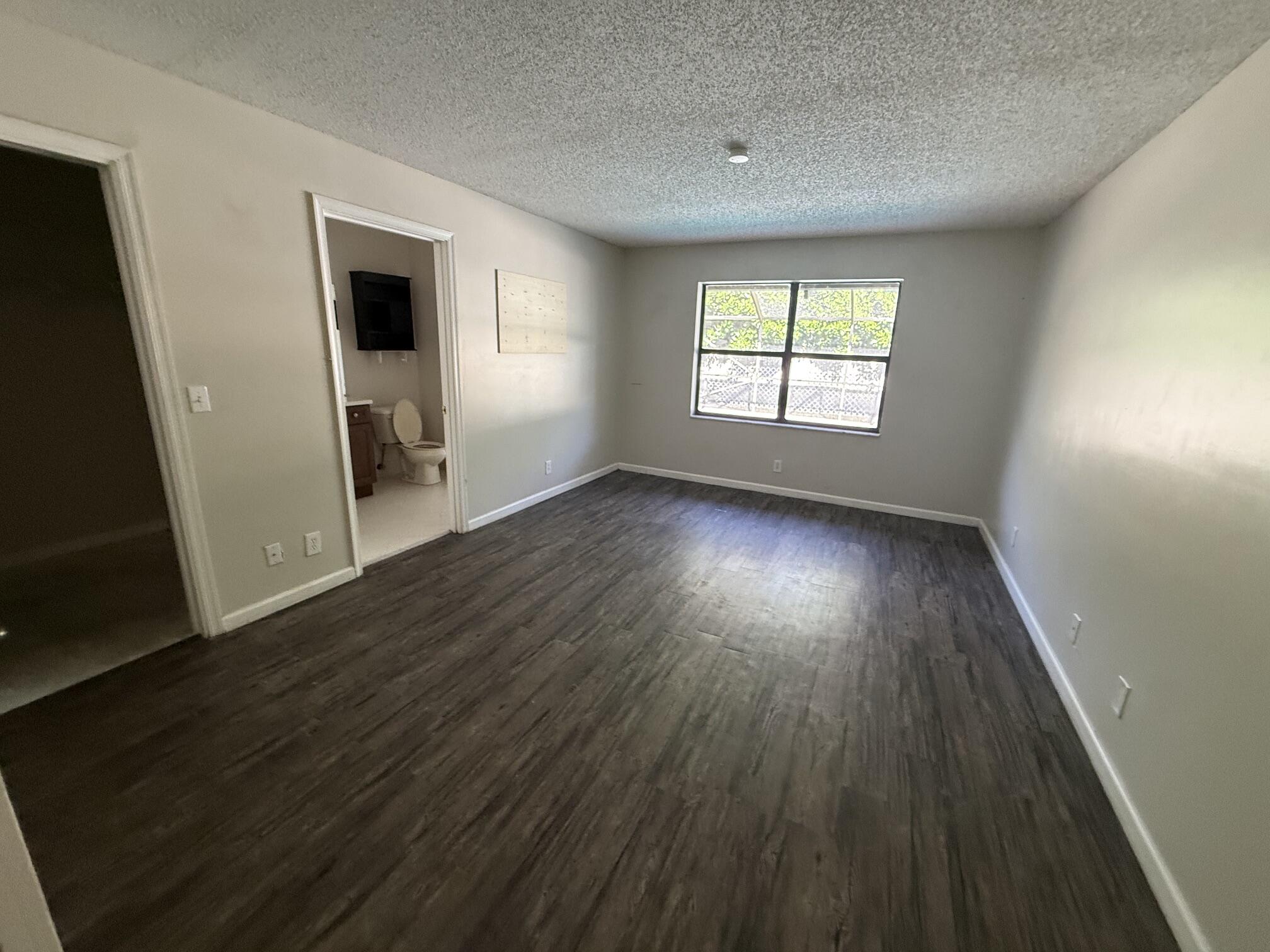 SUGAR POND MANOR OF WELLINGTON - Residential