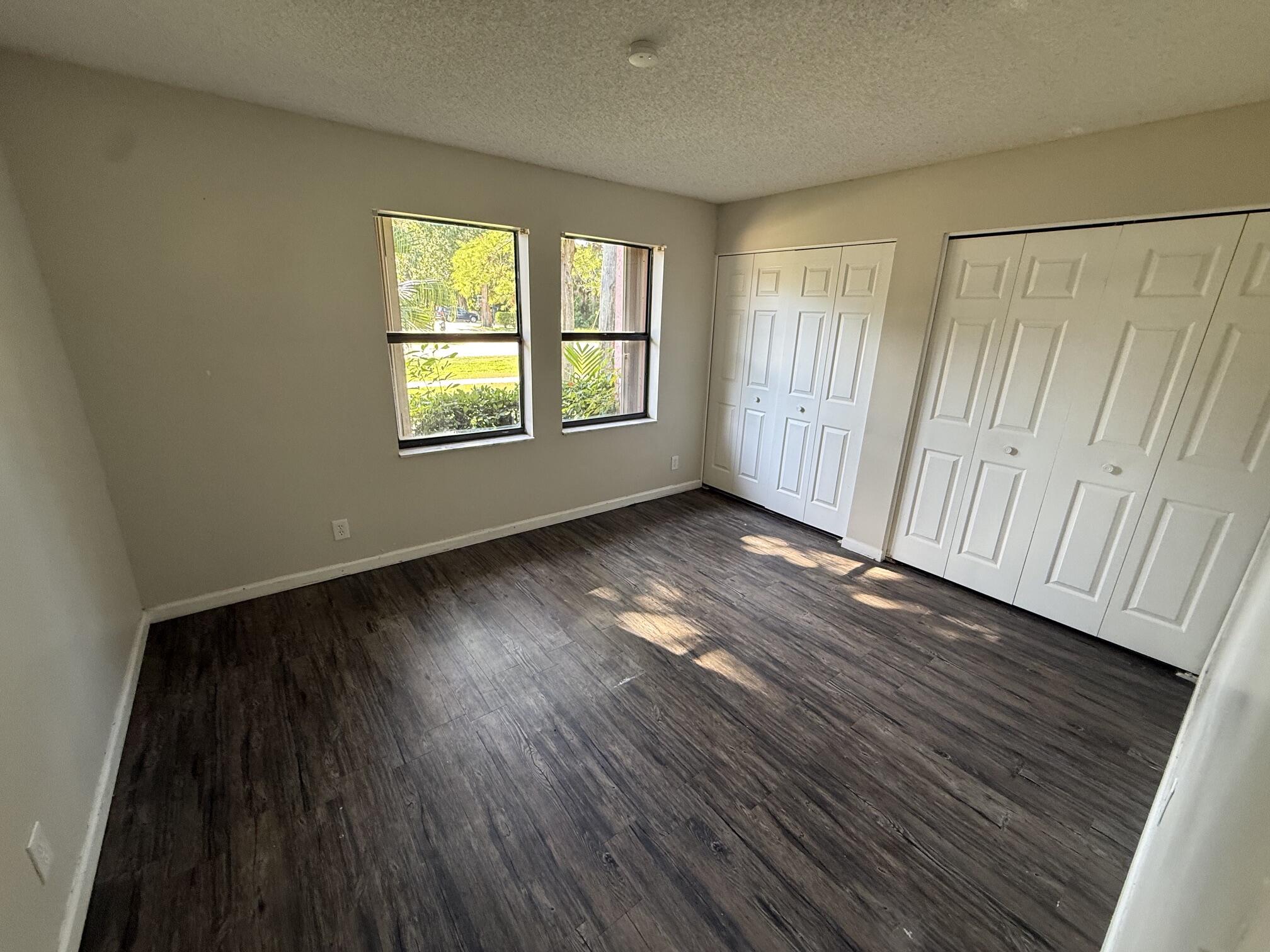 SUGAR POND MANOR OF WELLINGTON - Residential