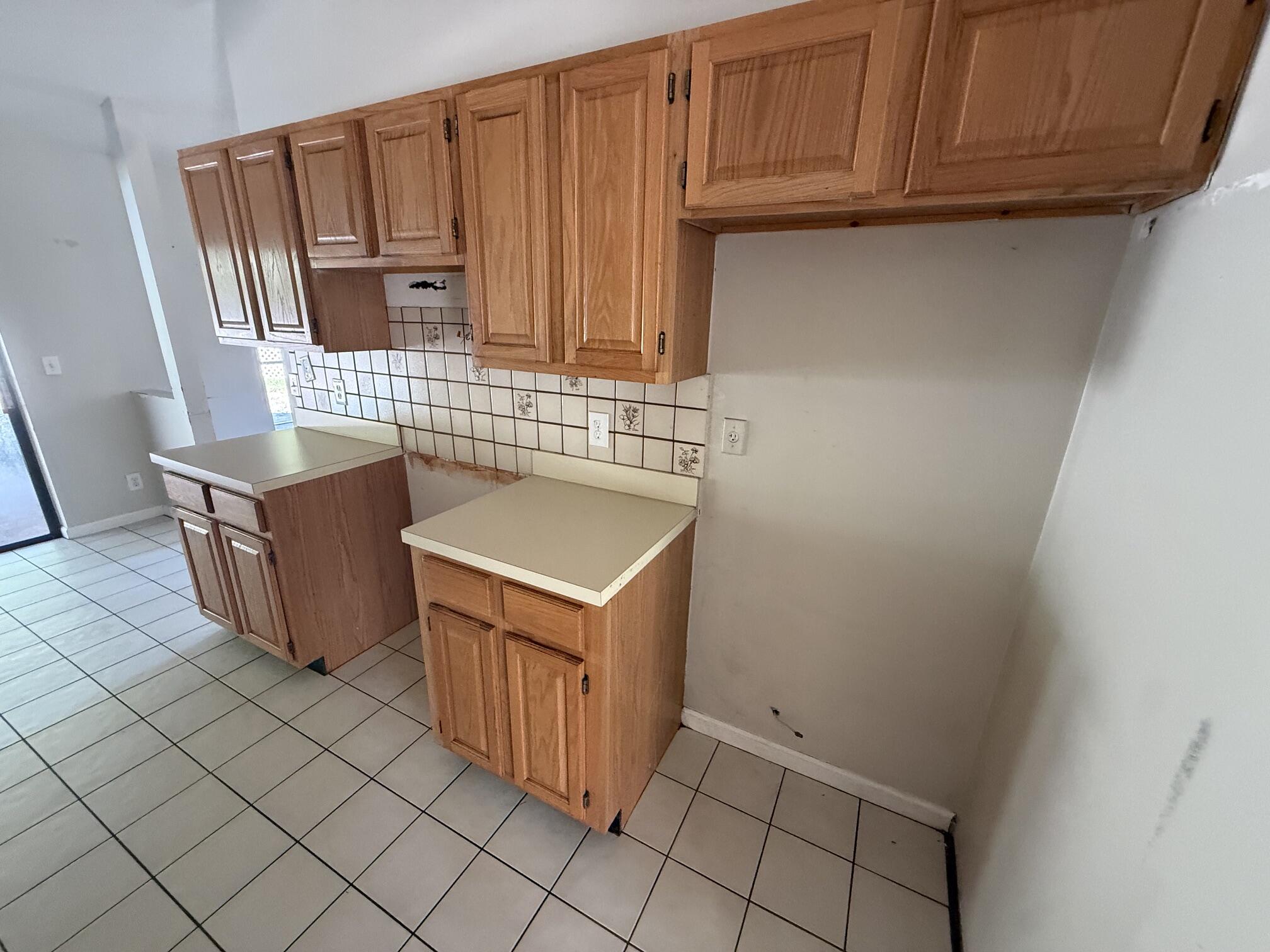 SUGAR POND MANOR OF WELLINGTON - Residential