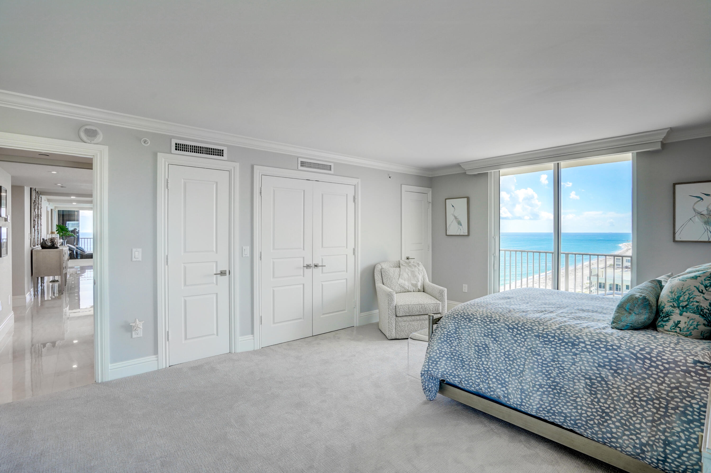 TEQUESTA TOWERS - Residential