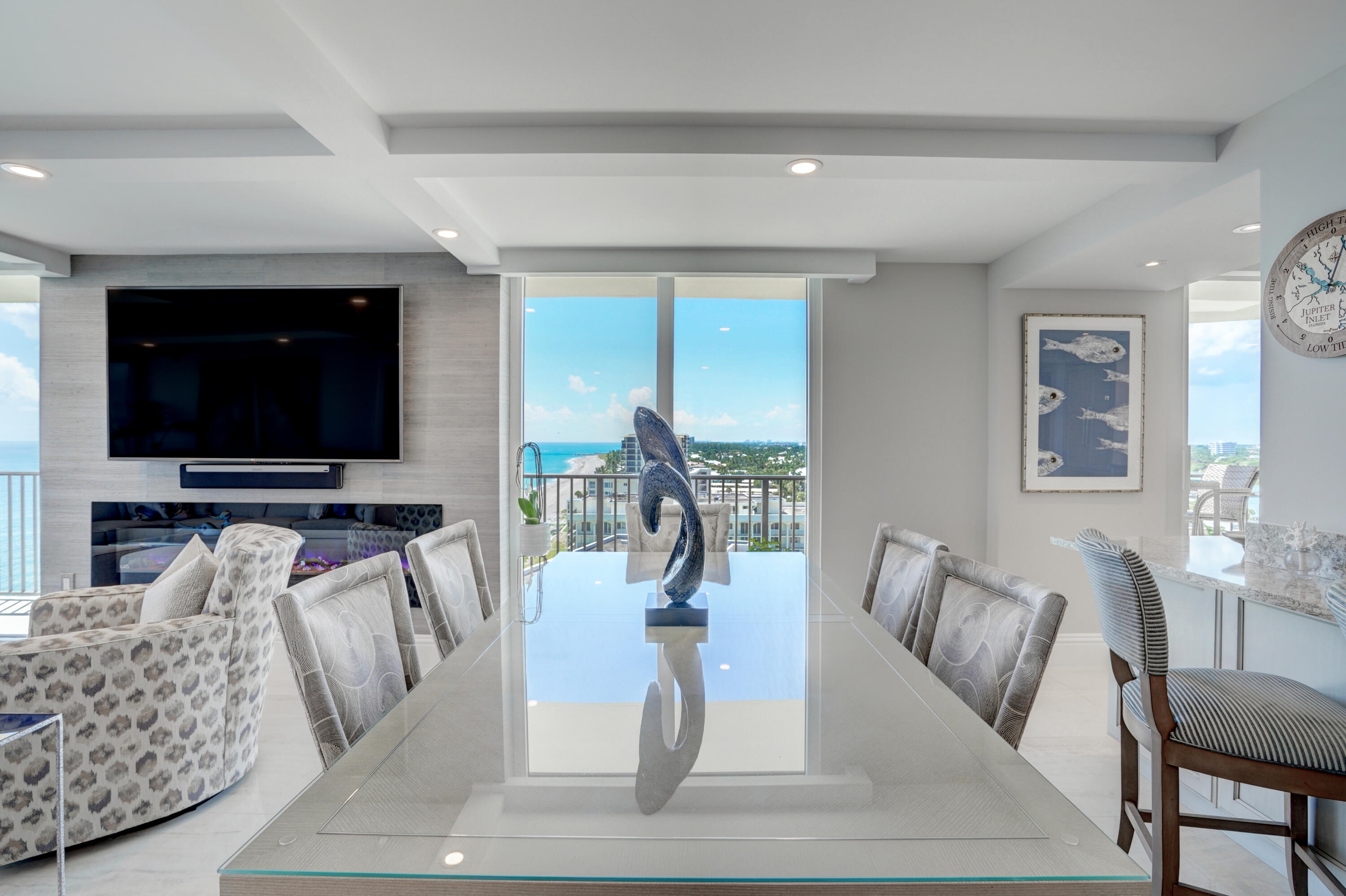 TEQUESTA TOWERS - Residential