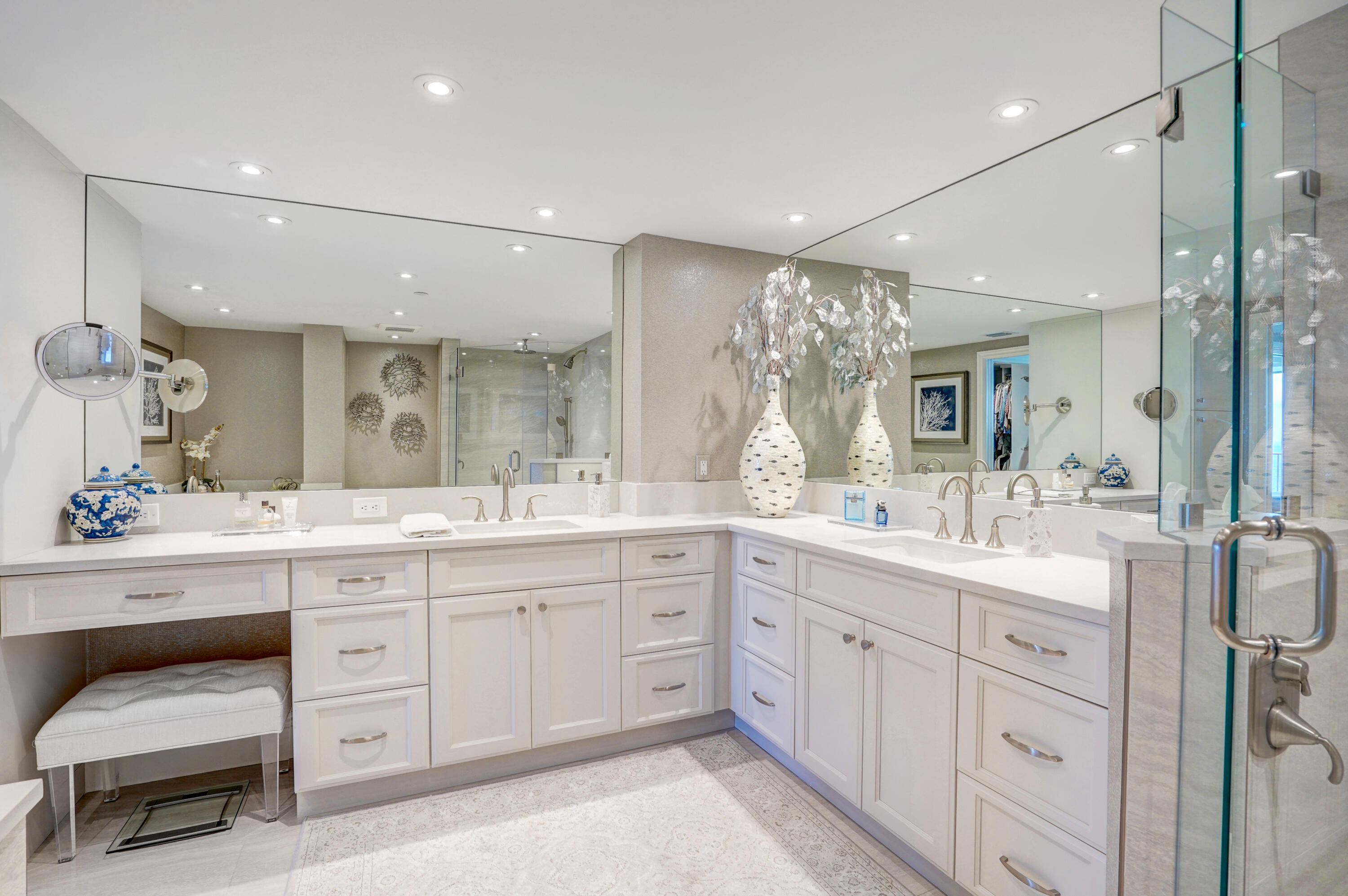 TEQUESTA TOWERS - Residential
