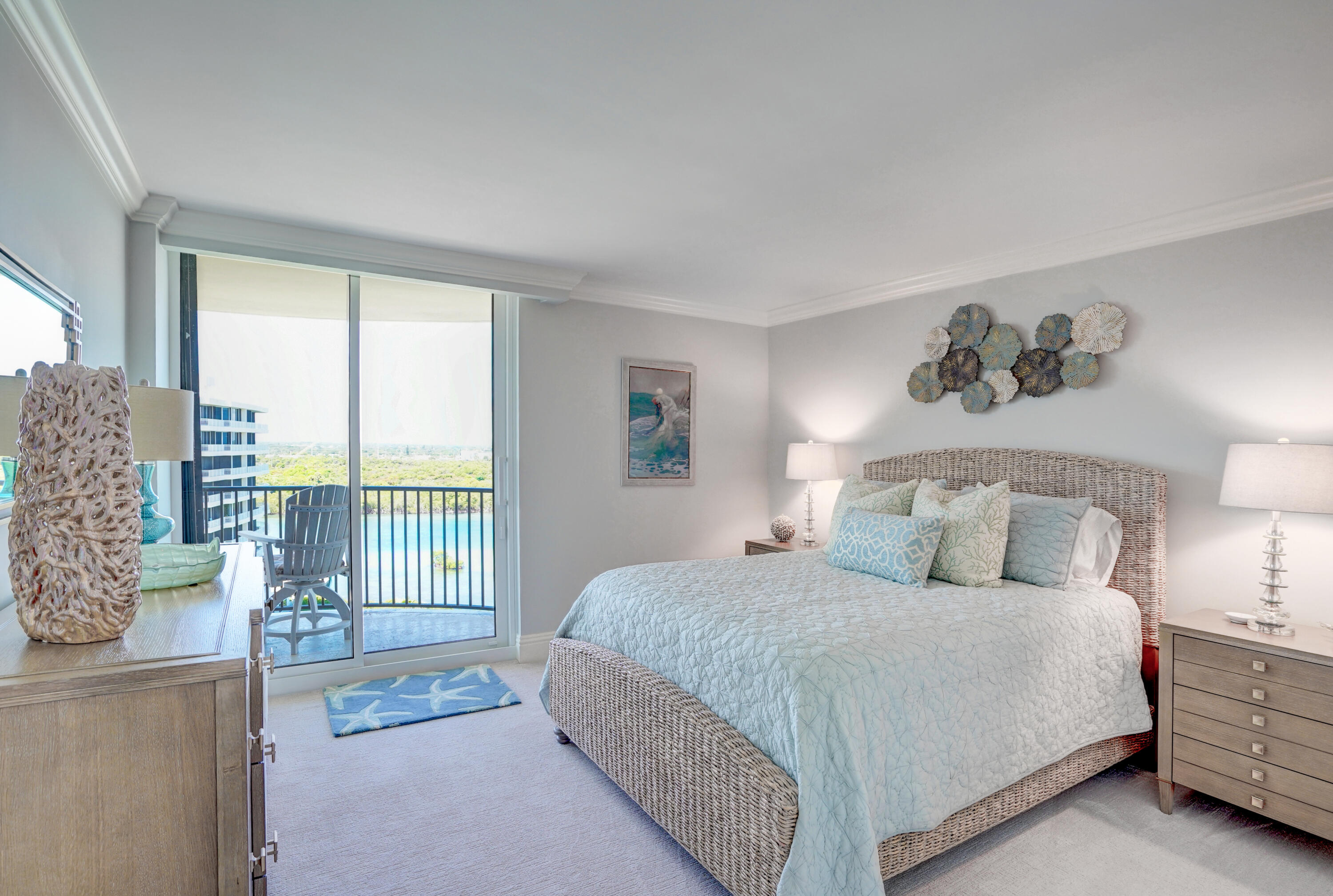 TEQUESTA TOWERS - Residential