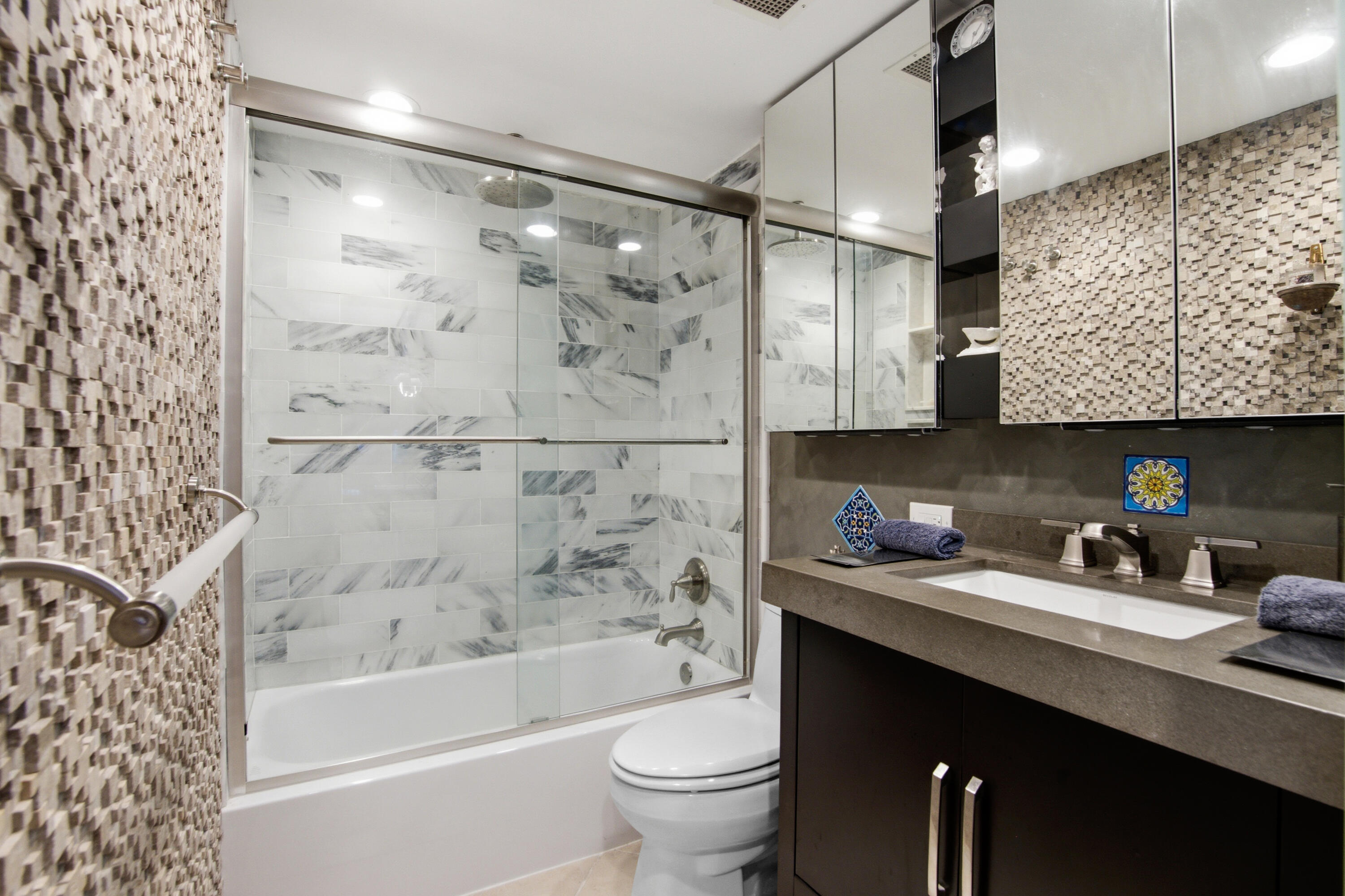 HEMISPHERES CONDO - Residential