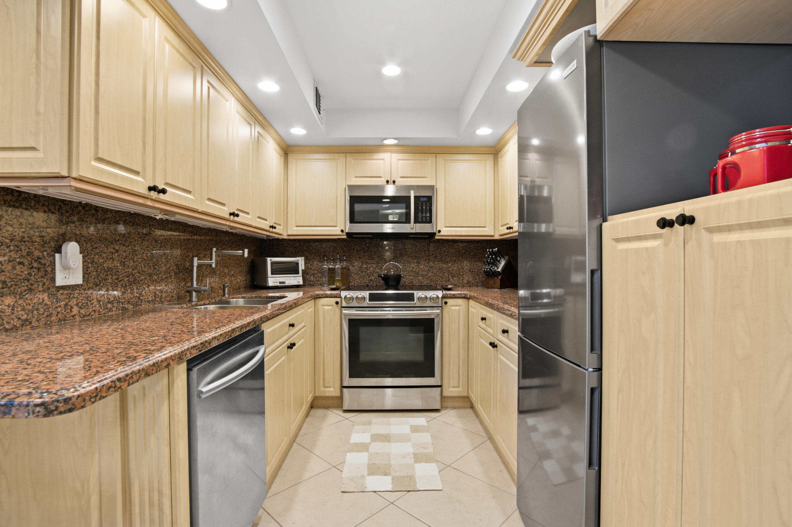 HEMISPHERES CONDO - Residential