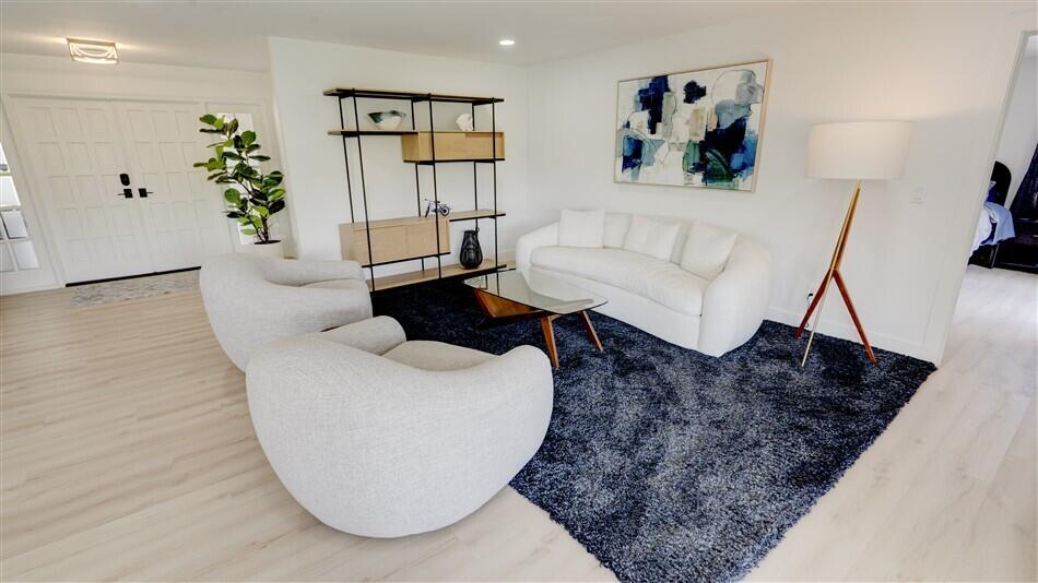 PINE VILLAS 9 - Residential