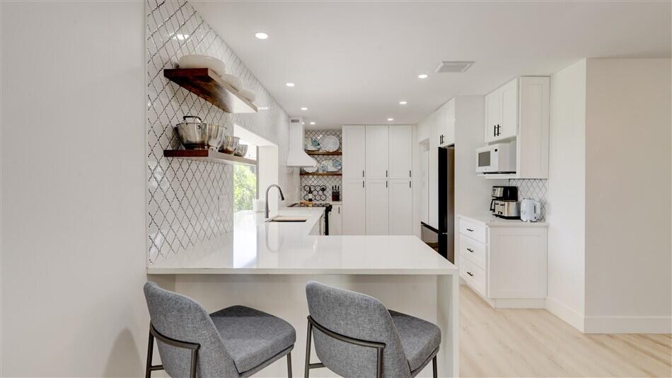 PINE VILLAS 9 - Residential