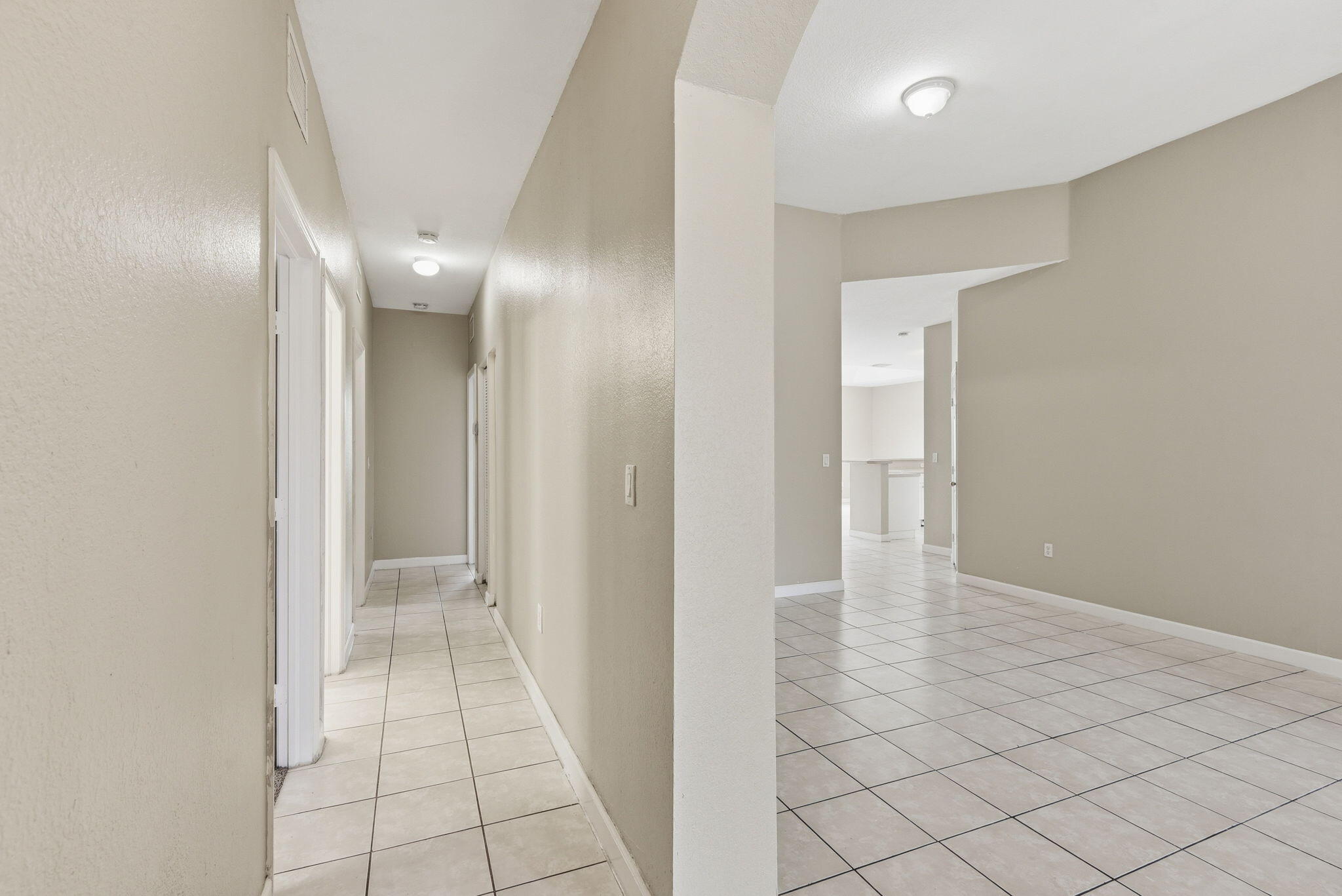 FLORIDIAN BAY ESTATES SOUTH - Residential