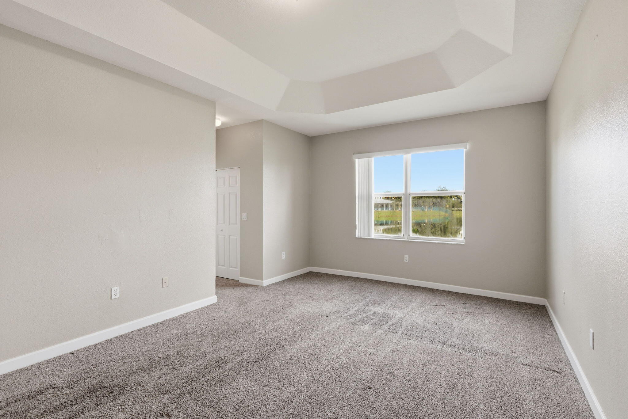 FLORIDIAN BAY ESTATES SOUTH - Residential