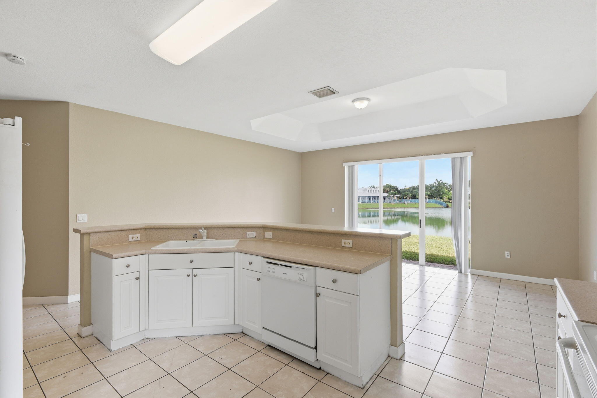 FLORIDIAN BAY ESTATES SOUTH - Residential