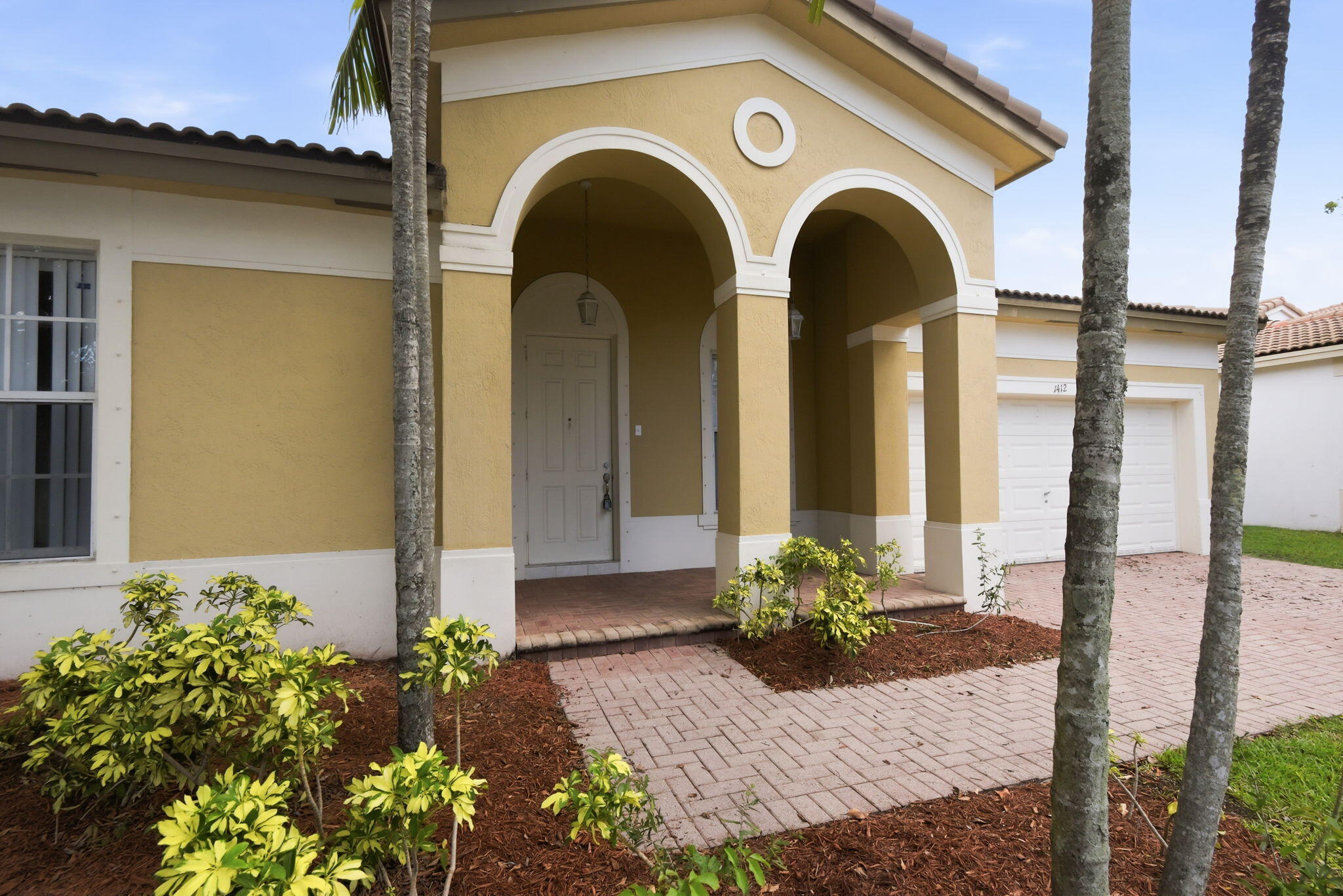 FLORIDIAN BAY ESTATES SOUTH - Residential