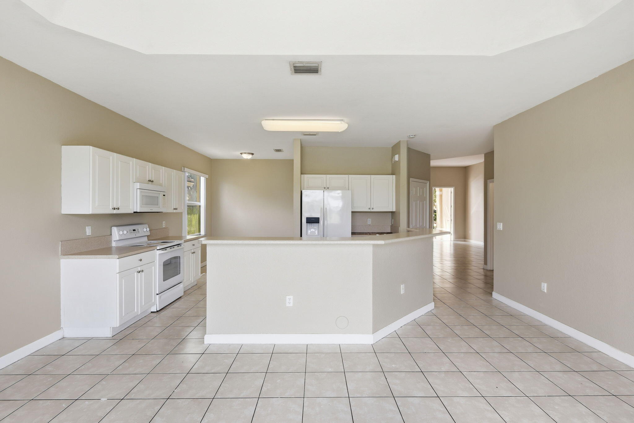 FLORIDIAN BAY ESTATES SOUTH - Residential