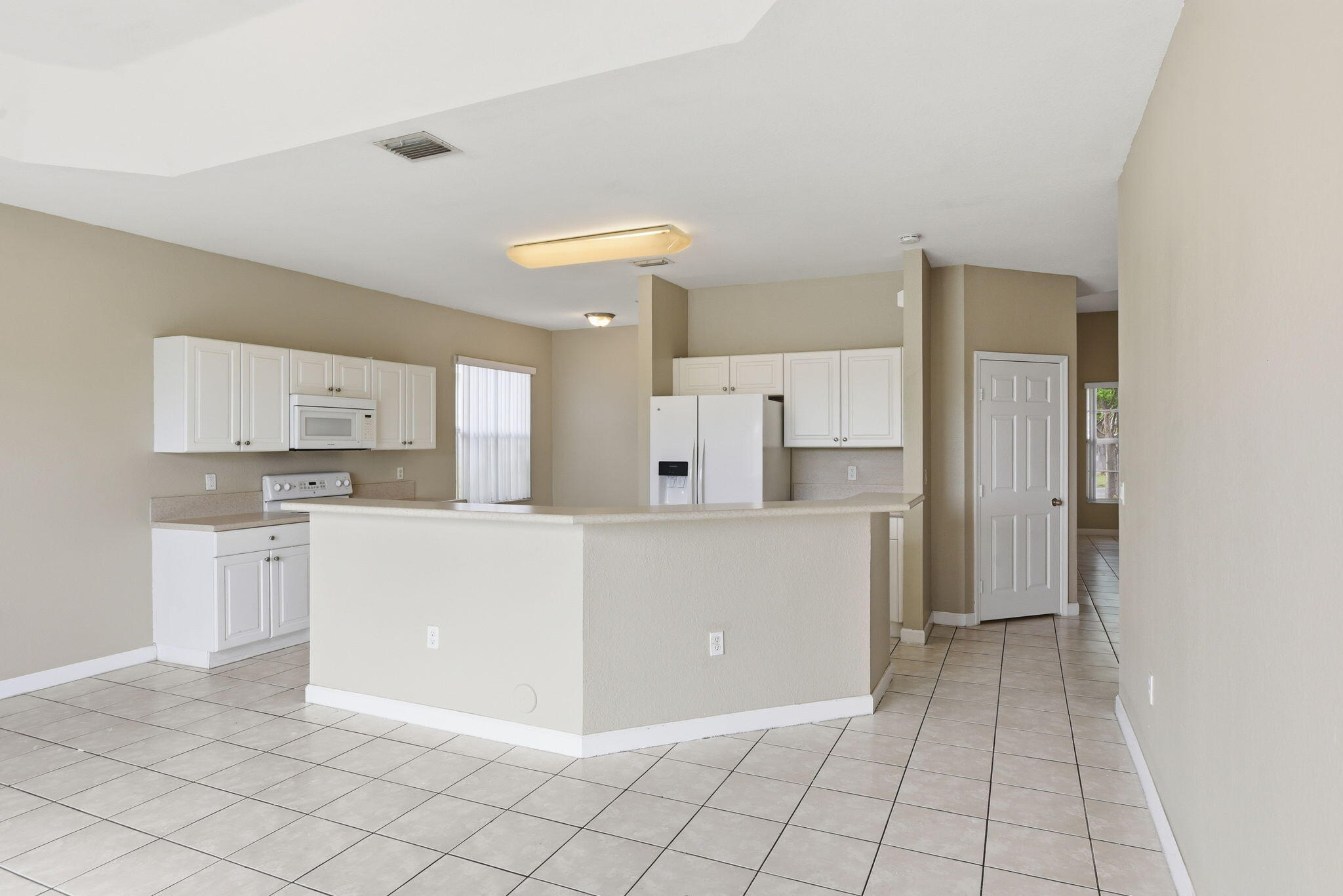 FLORIDIAN BAY ESTATES SOUTH - Residential