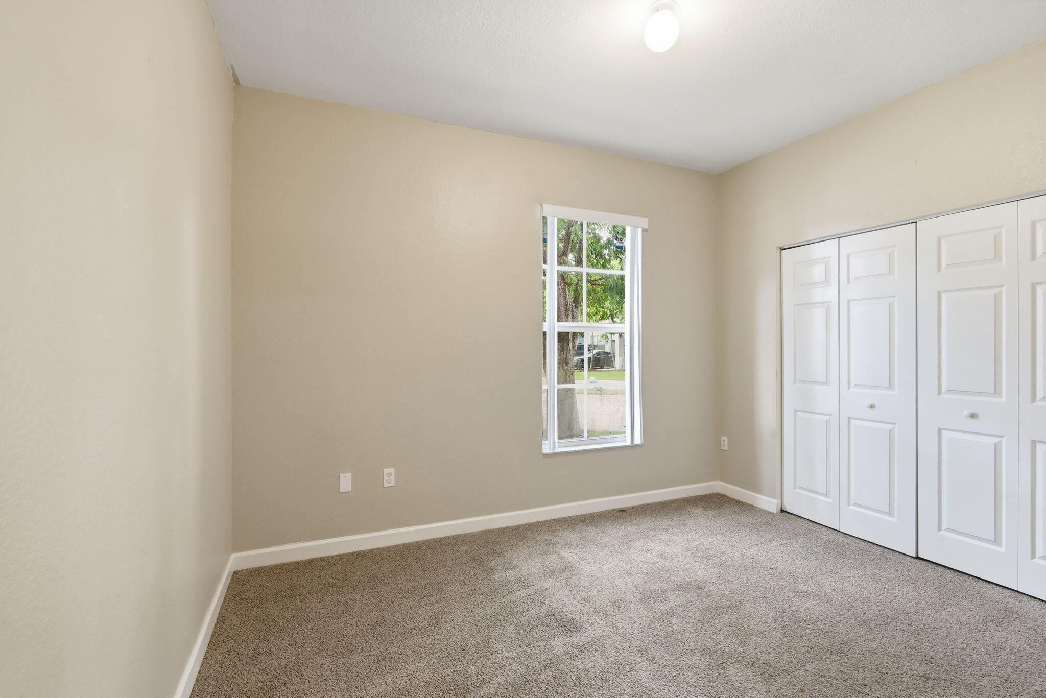 FLORIDIAN BAY ESTATES SOUTH - Residential