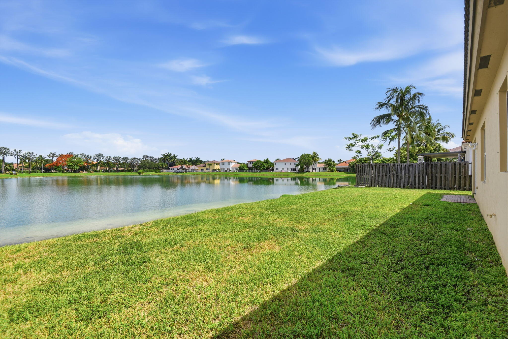 FLORIDIAN BAY ESTATES SOUTH - Residential
