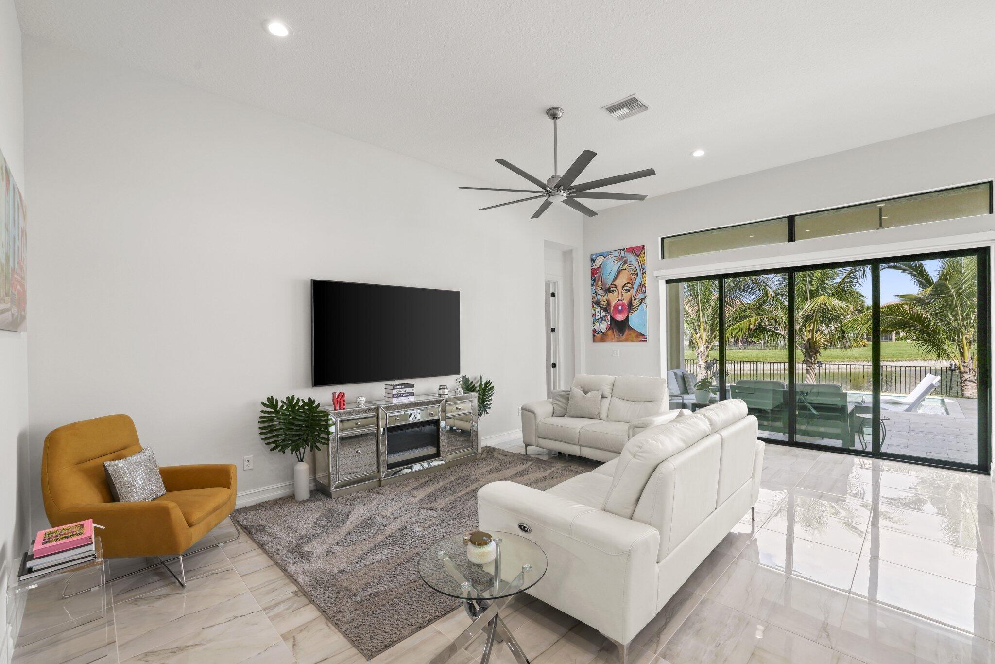 PARKLAND ROYALE - Residential