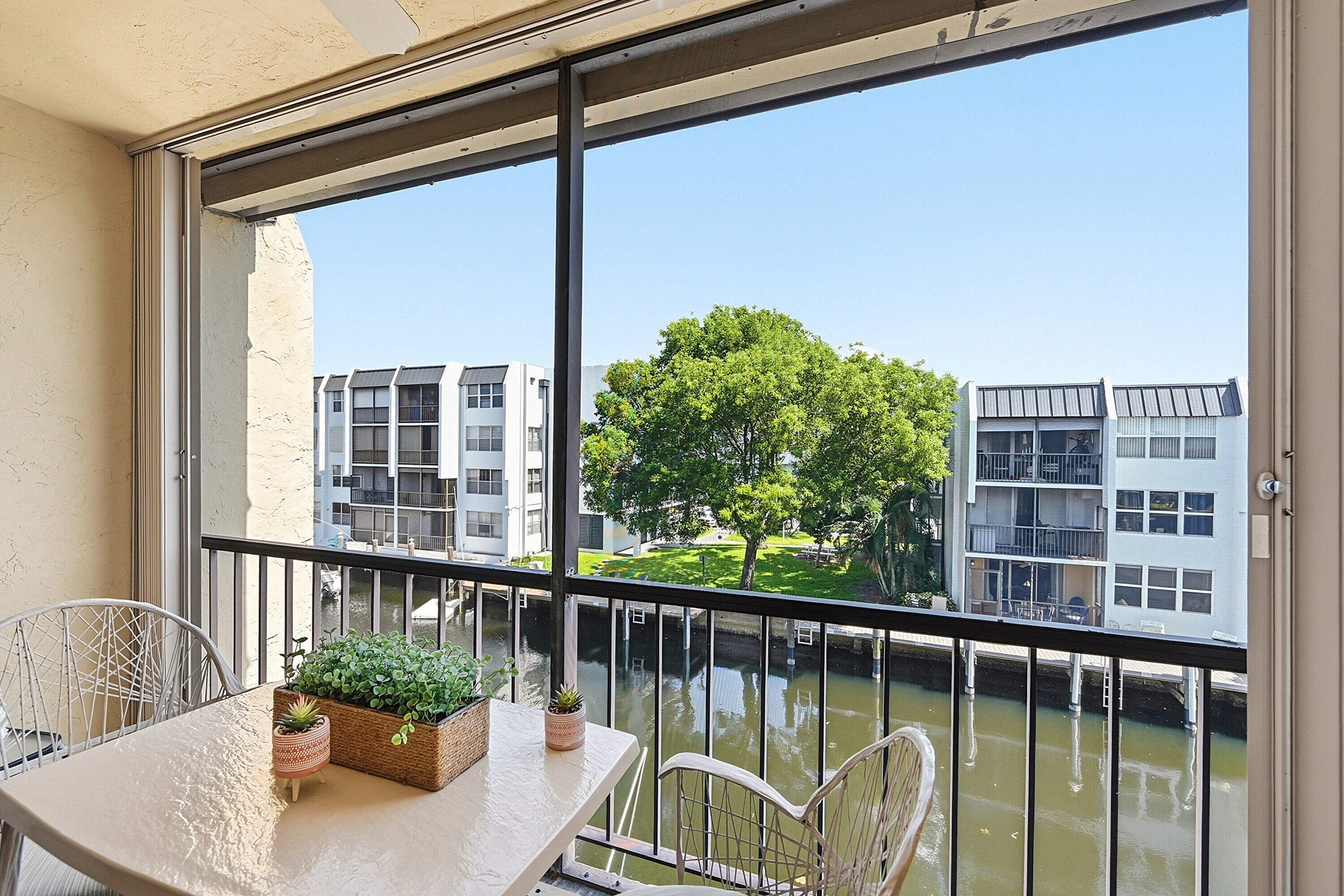 Island Club 1 - Residential