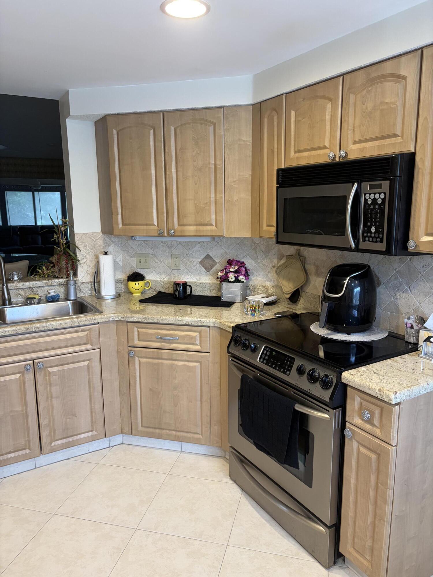 GLENEAGLES CONDO VI - Residential