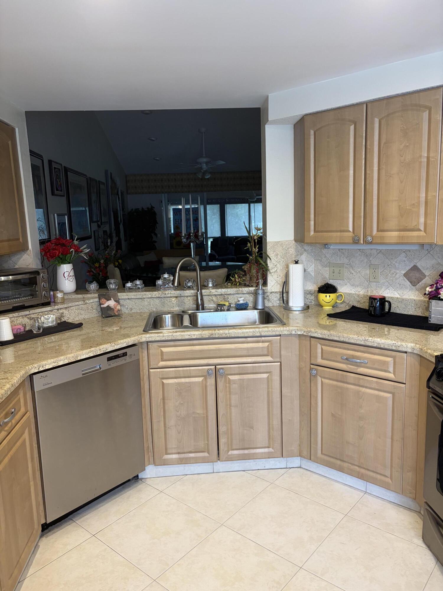 GLENEAGLES CONDO VI - Residential