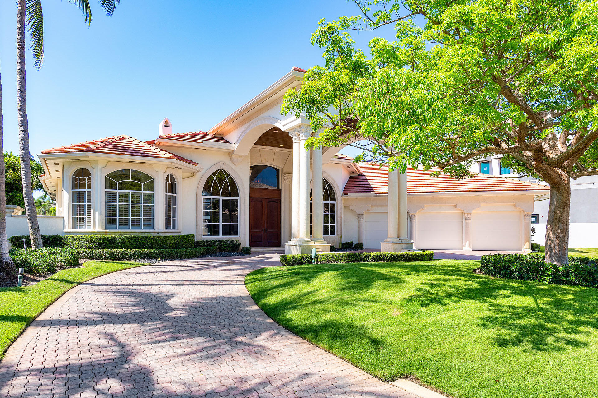 ROYAL PALM YACHT & COUNTRY CLUB - Residential