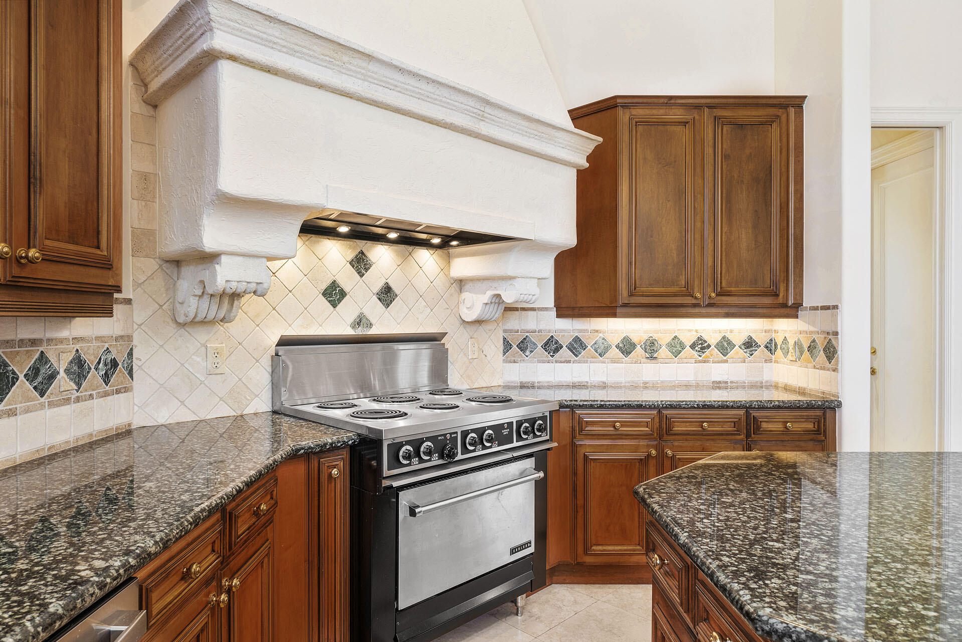 ROYAL PALM YACHT & COUNTRY CLUB - Residential