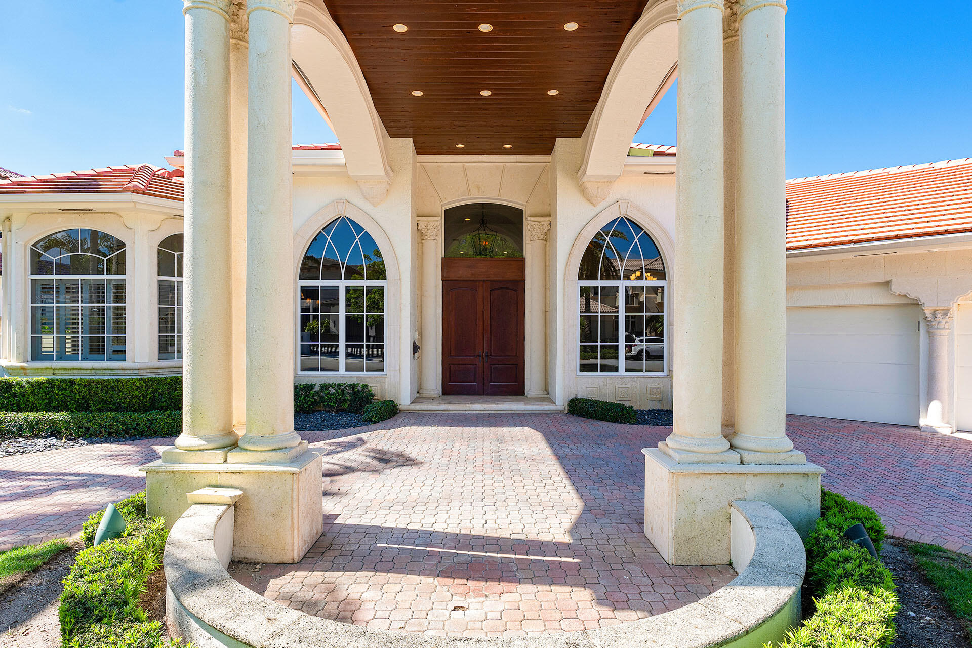 ROYAL PALM YACHT & COUNTRY CLUB - Residential