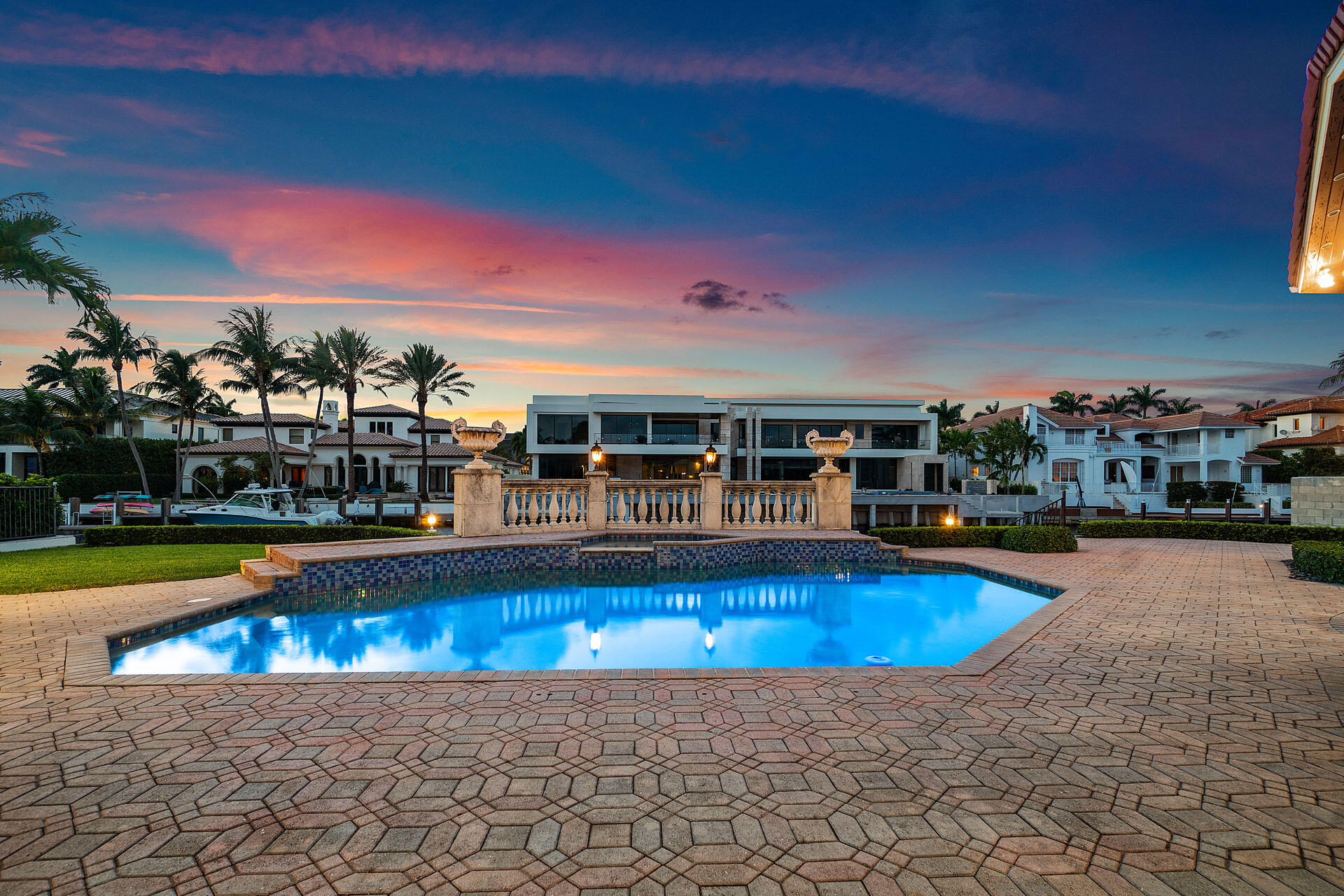 ROYAL PALM YACHT & COUNTRY CLUB - Residential