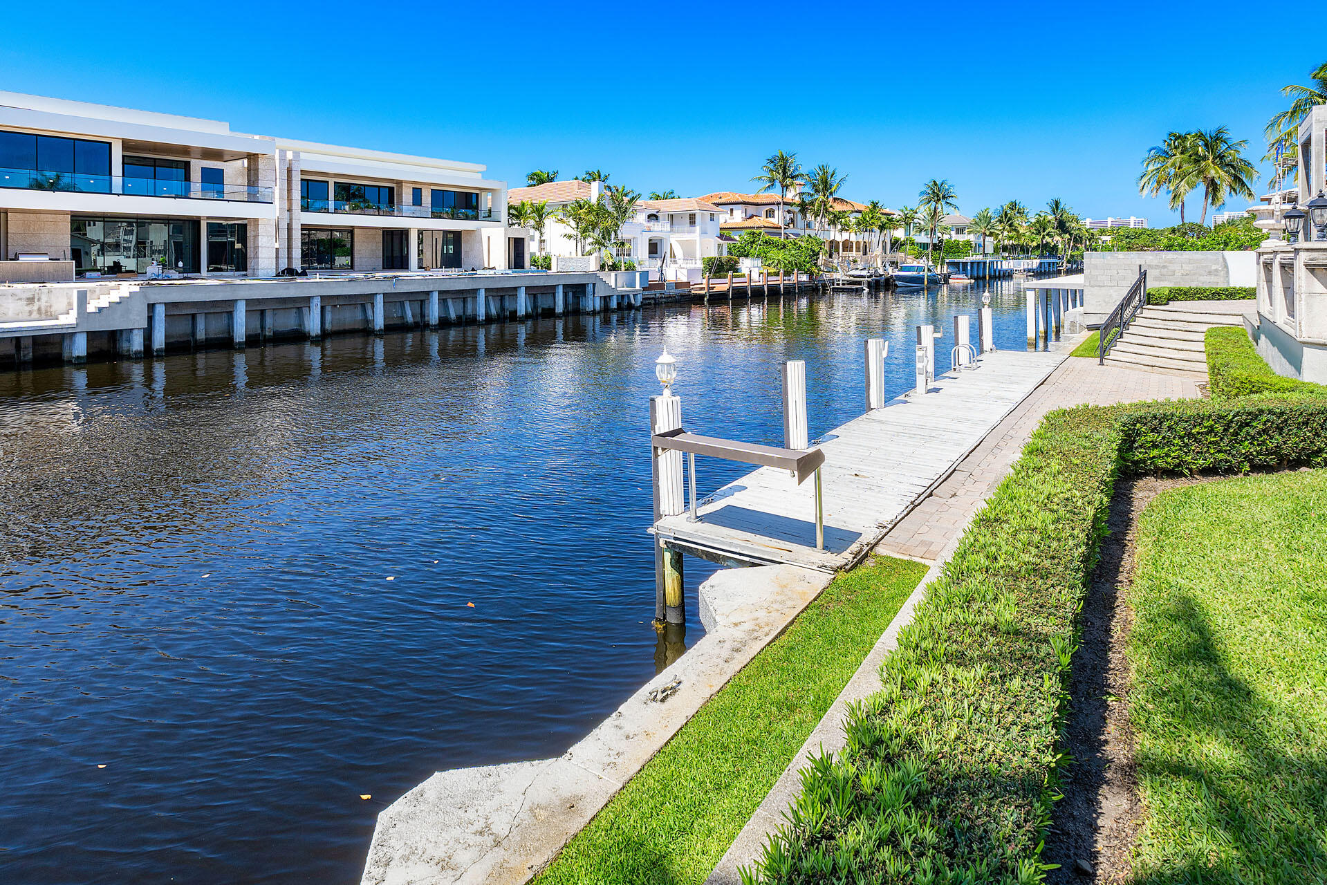 ROYAL PALM YACHT & COUNTRY CLUB - Residential
