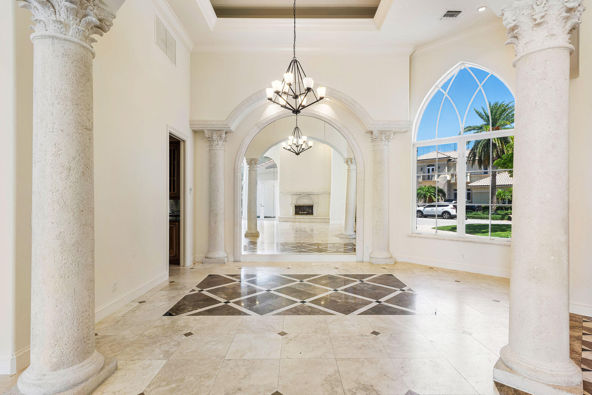 ROYAL PALM YACHT & COUNTRY CLUB - Residential
