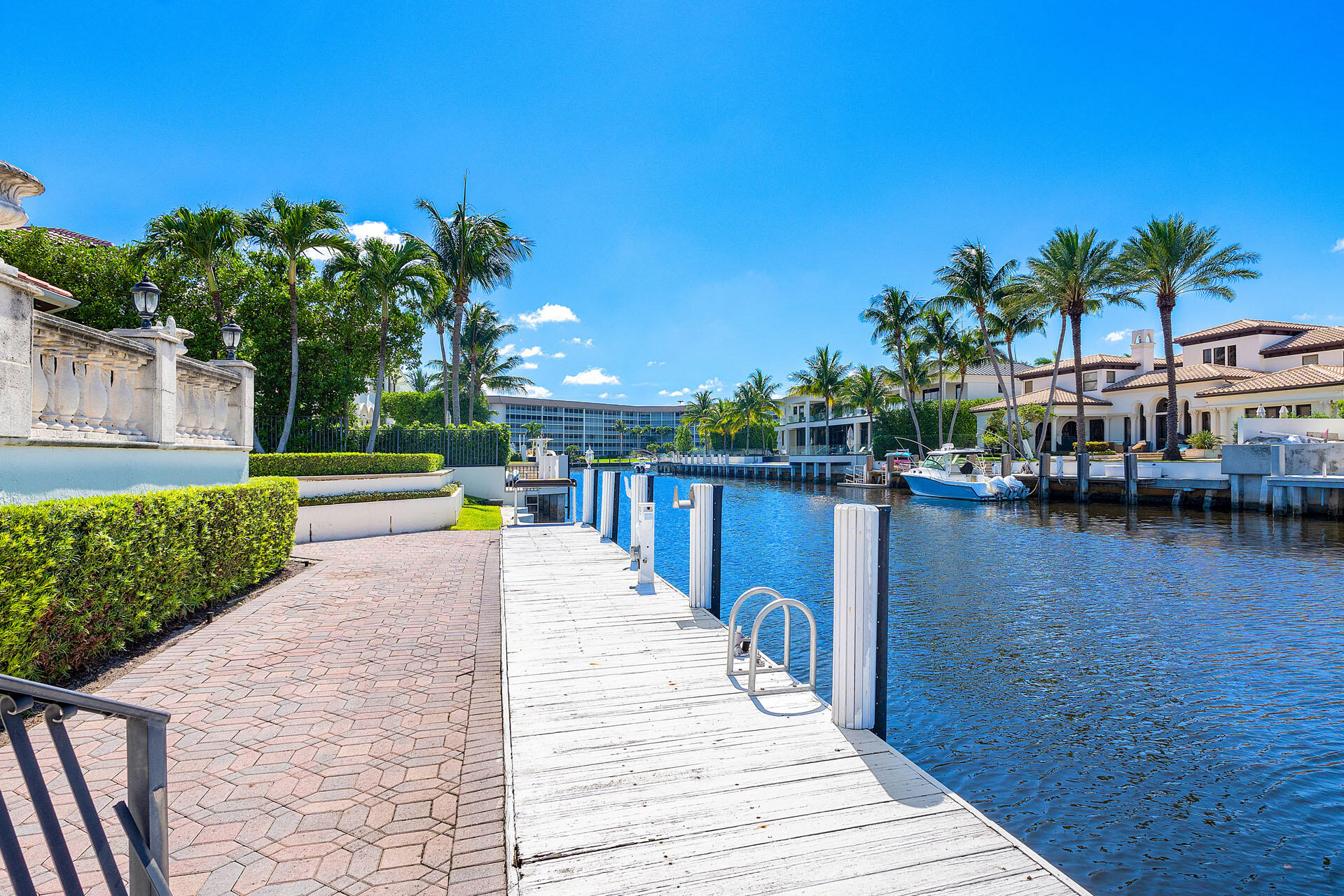 ROYAL PALM YACHT & COUNTRY CLUB - Residential