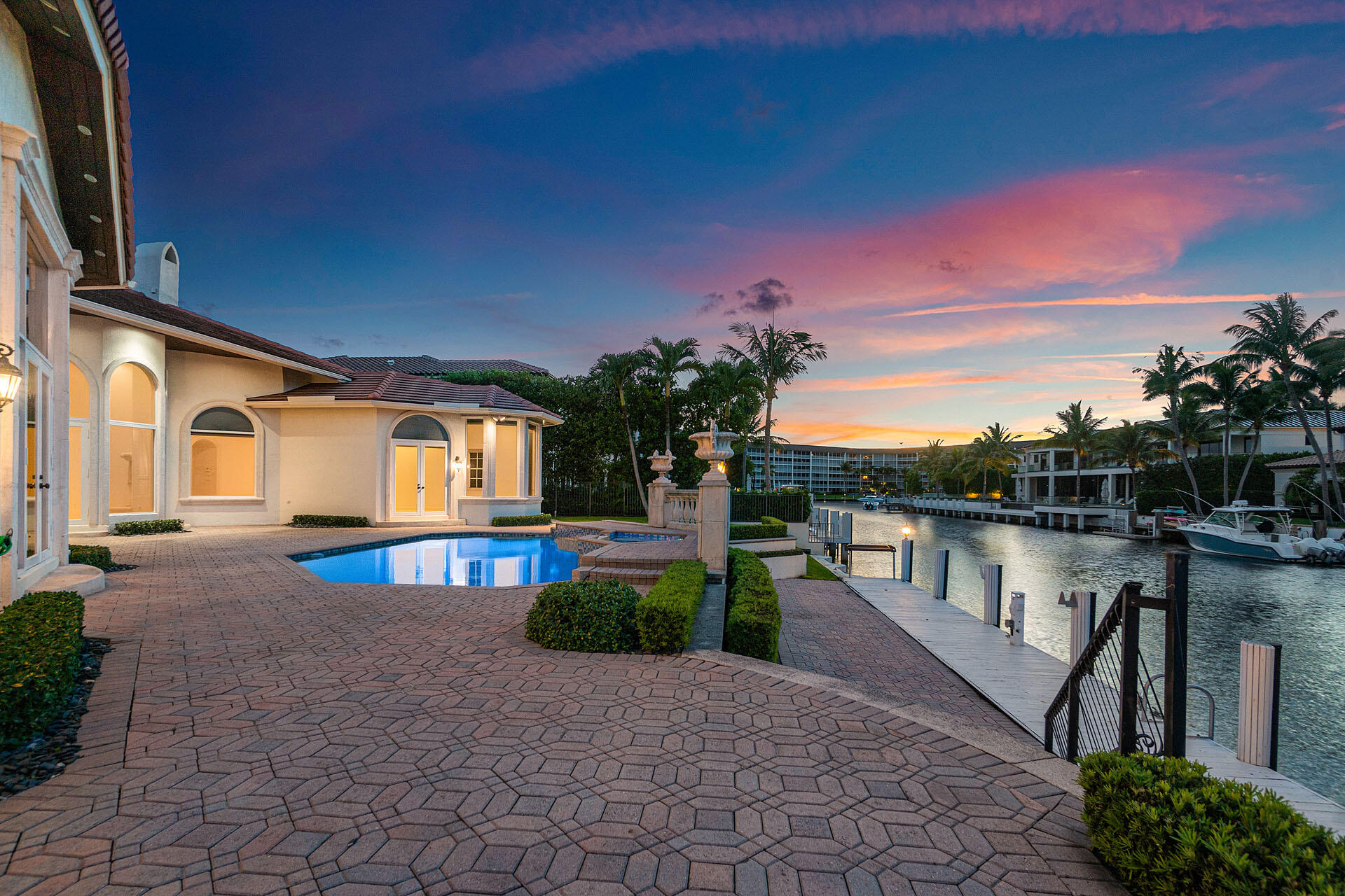 ROYAL PALM YACHT & COUNTRY CLUB - Residential