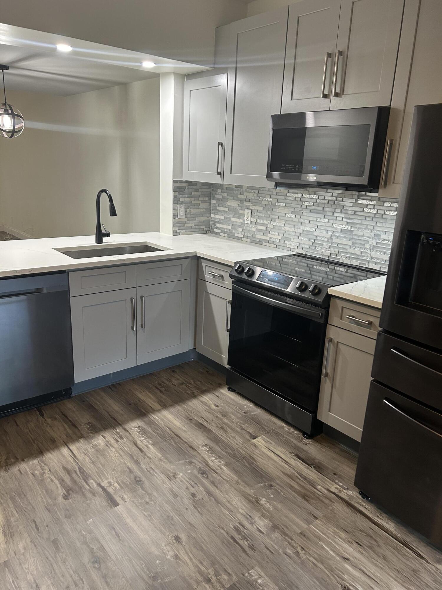 BANYAN OAKRIDGE COMMERCIAL PLAT - Residential