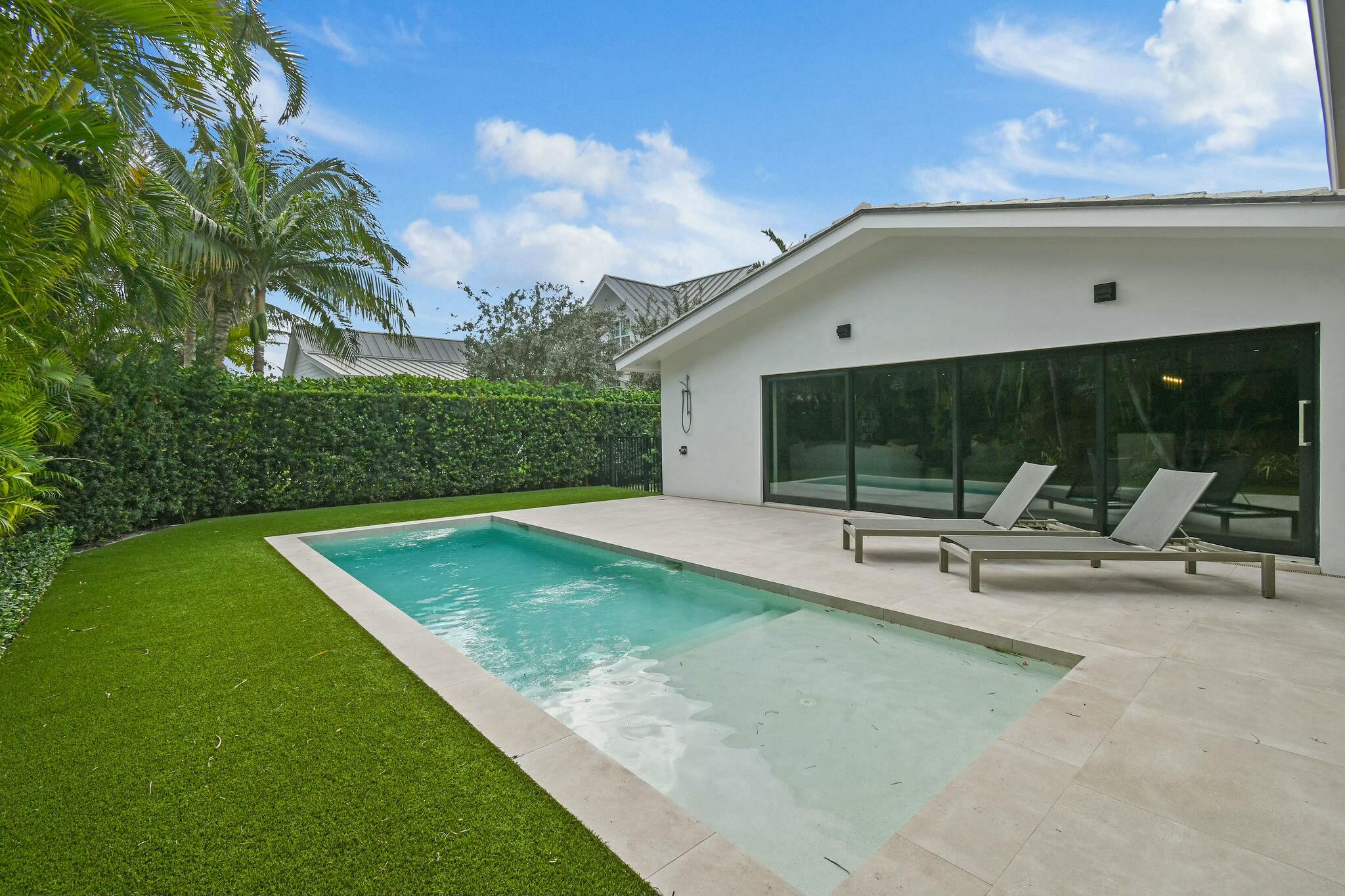 JUPITER INLET BEACH COLONY - Residential