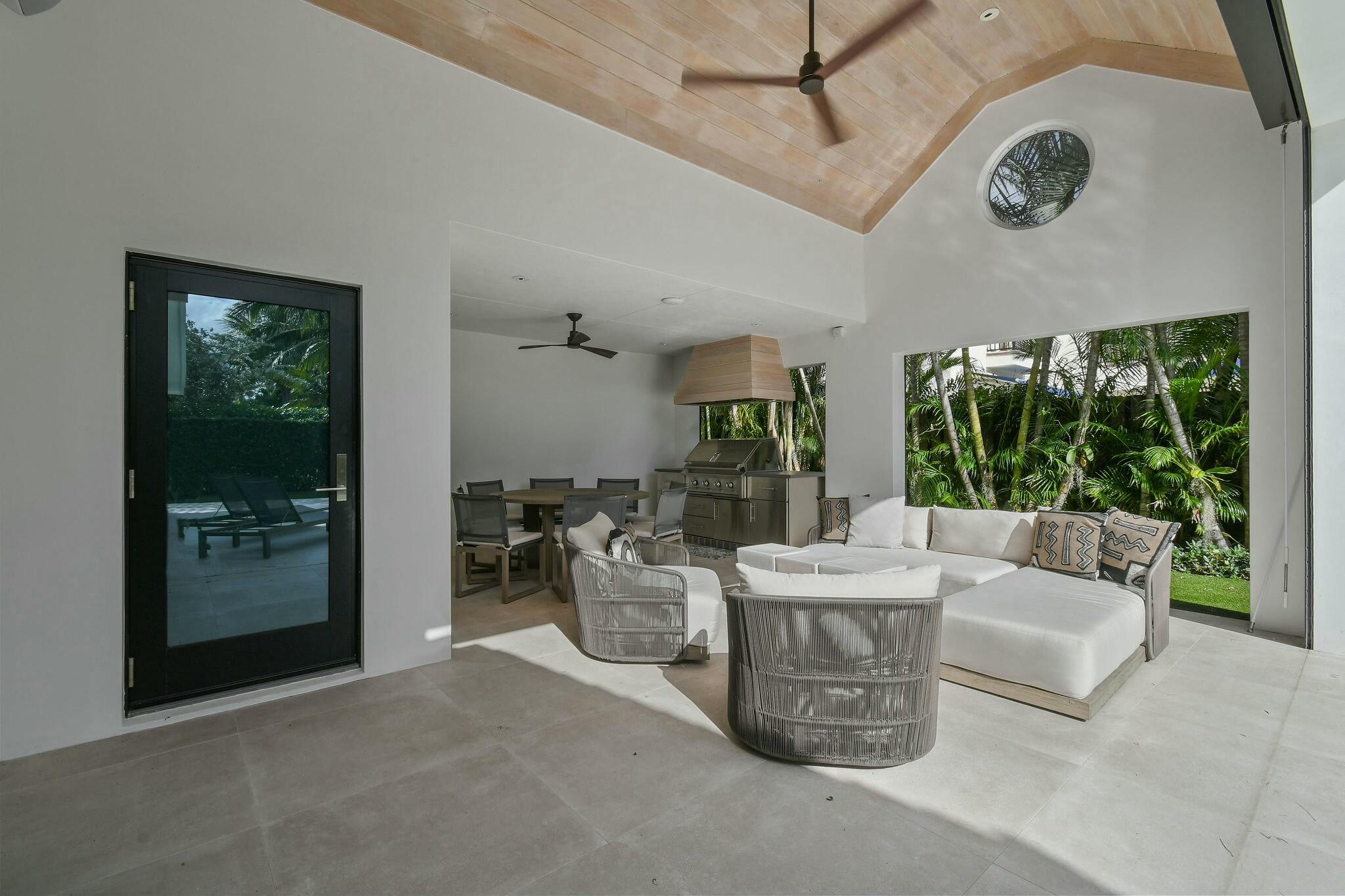 JUPITER INLET BEACH COLONY - Residential