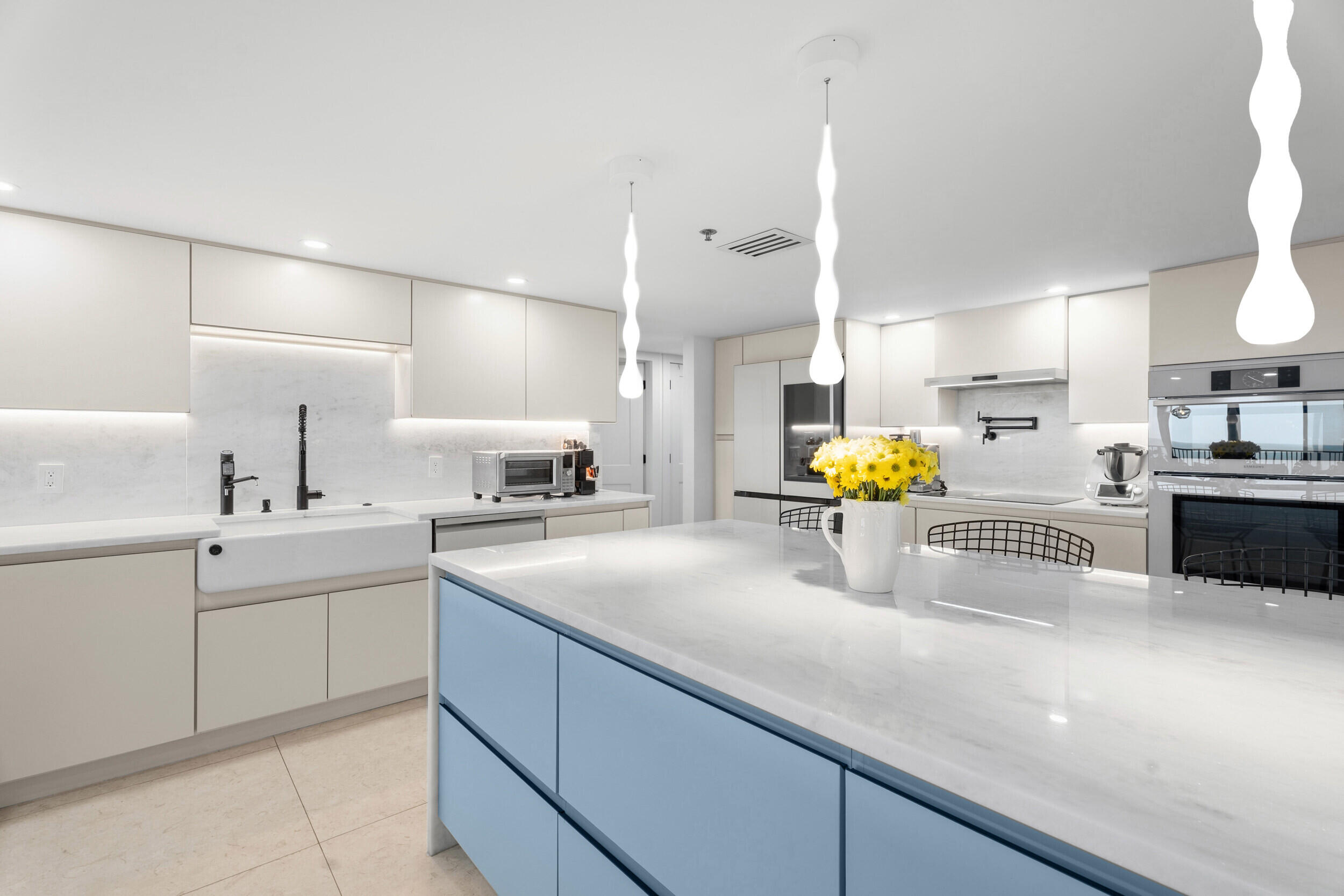 VISIONS CONDOMINIUM - Residential