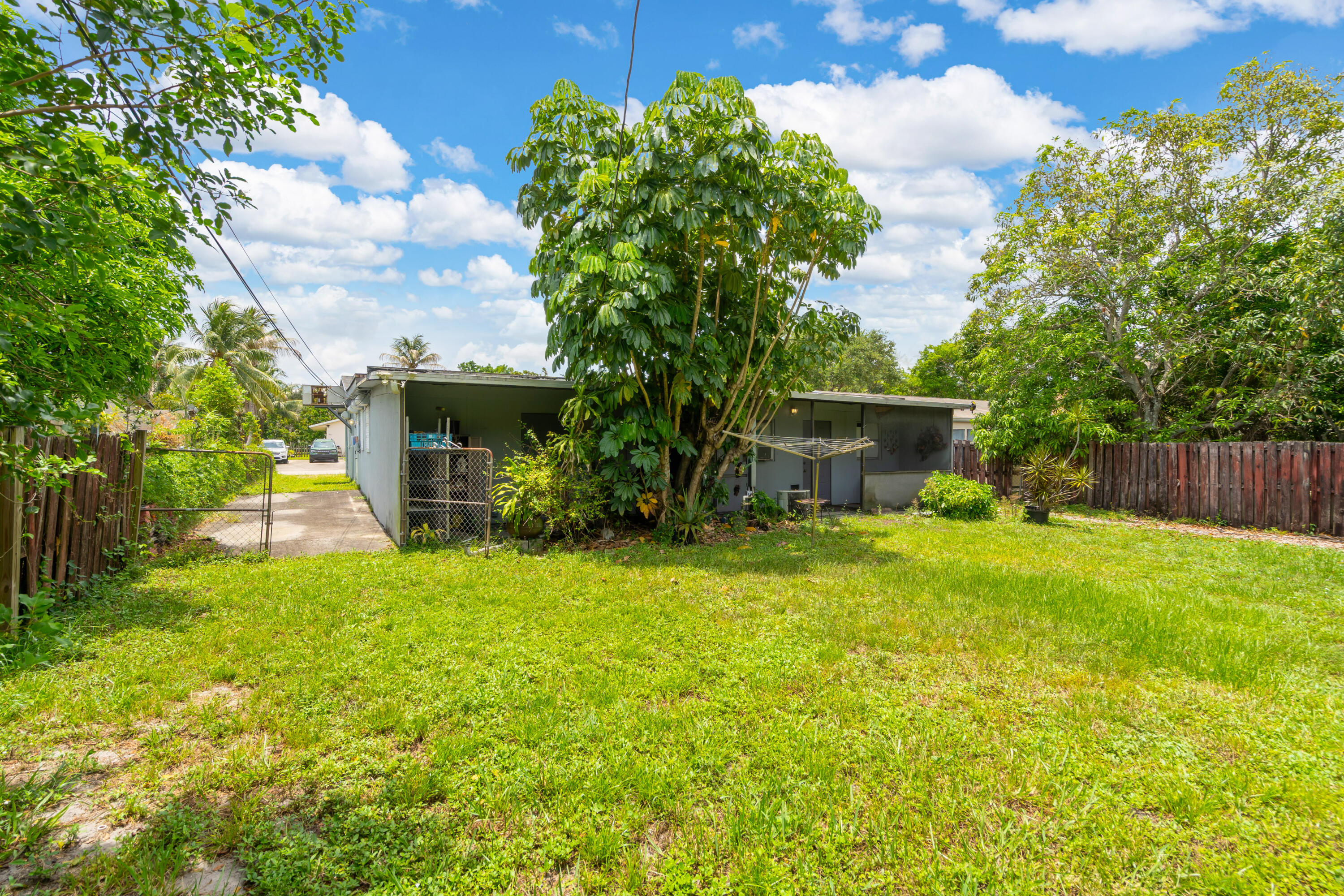 DRIFTWOOD ESTATES NO 20 - Residential