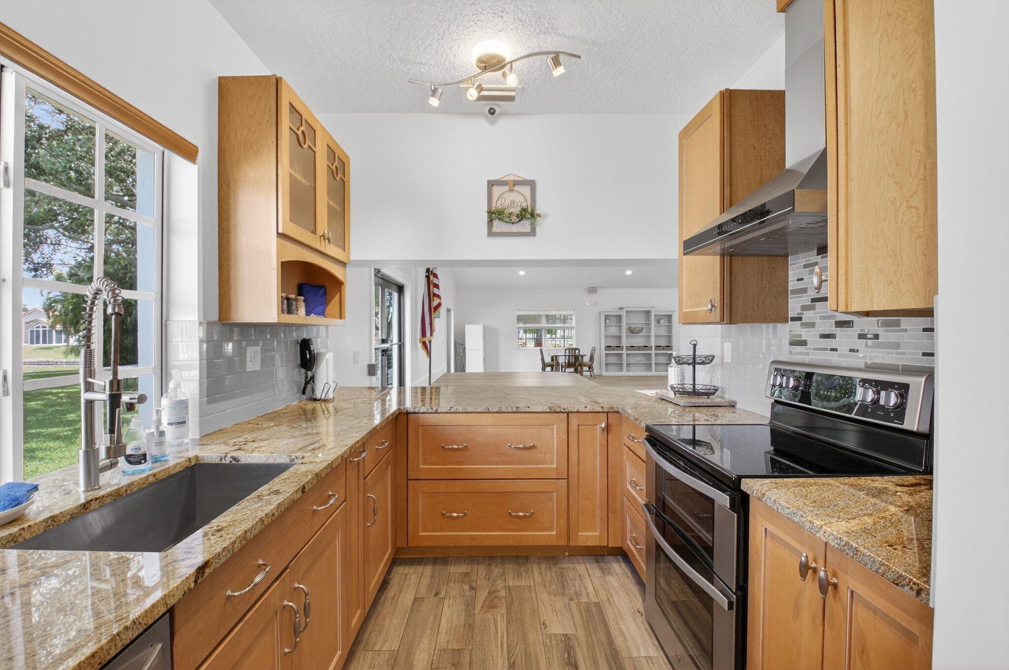 NEWPORT COVE - Residential