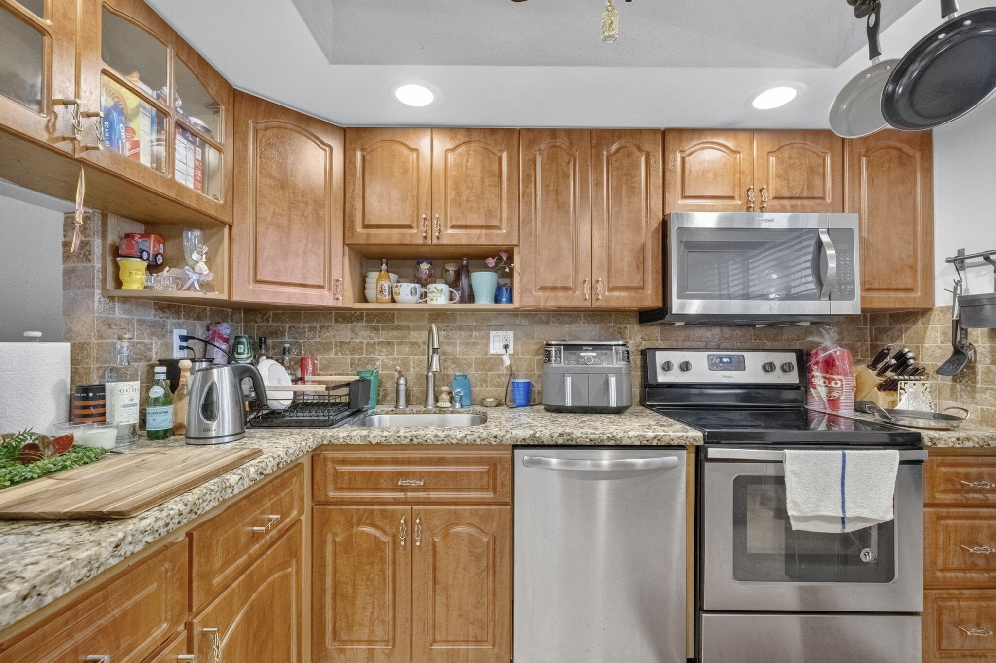SANDS POINT CONDOMINIUM III - Residential