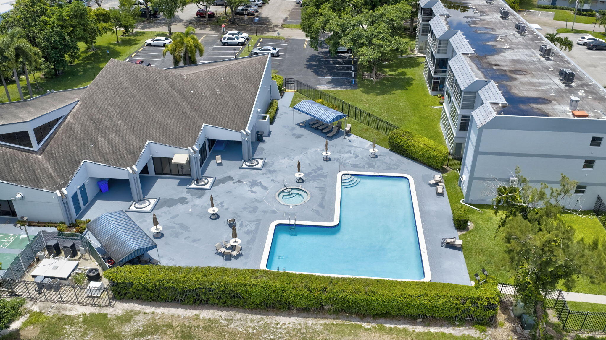 SANDS POINT CONDOMINIUM III - Residential