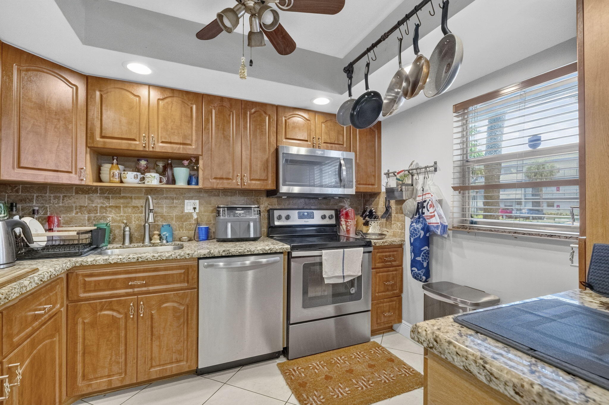 SANDS POINT CONDOMINIUM III - Residential