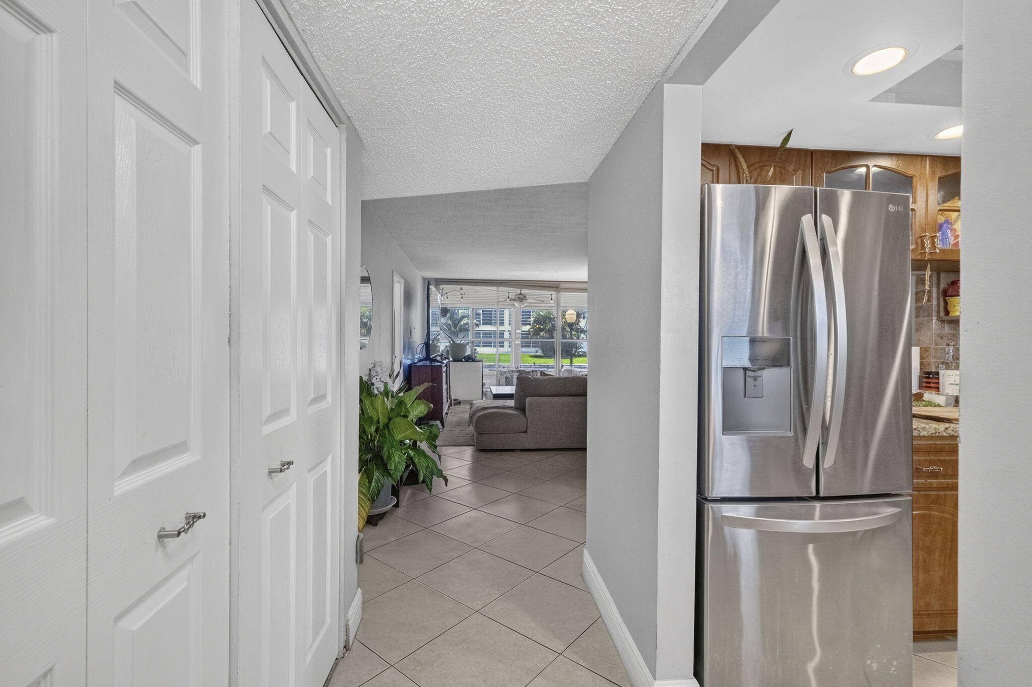 SANDS POINT CONDOMINIUM III - Residential