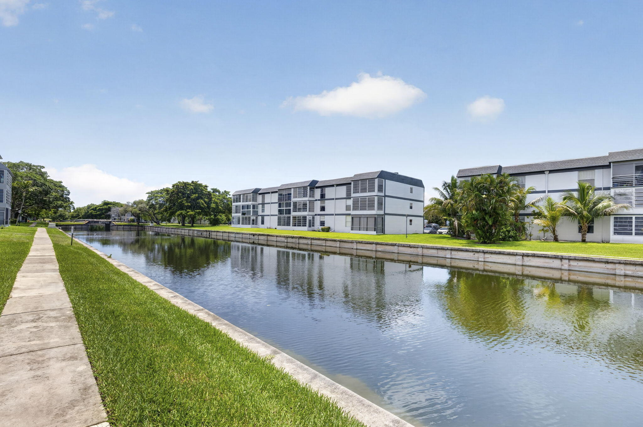 SANDS POINT CONDOMINIUM III - Residential