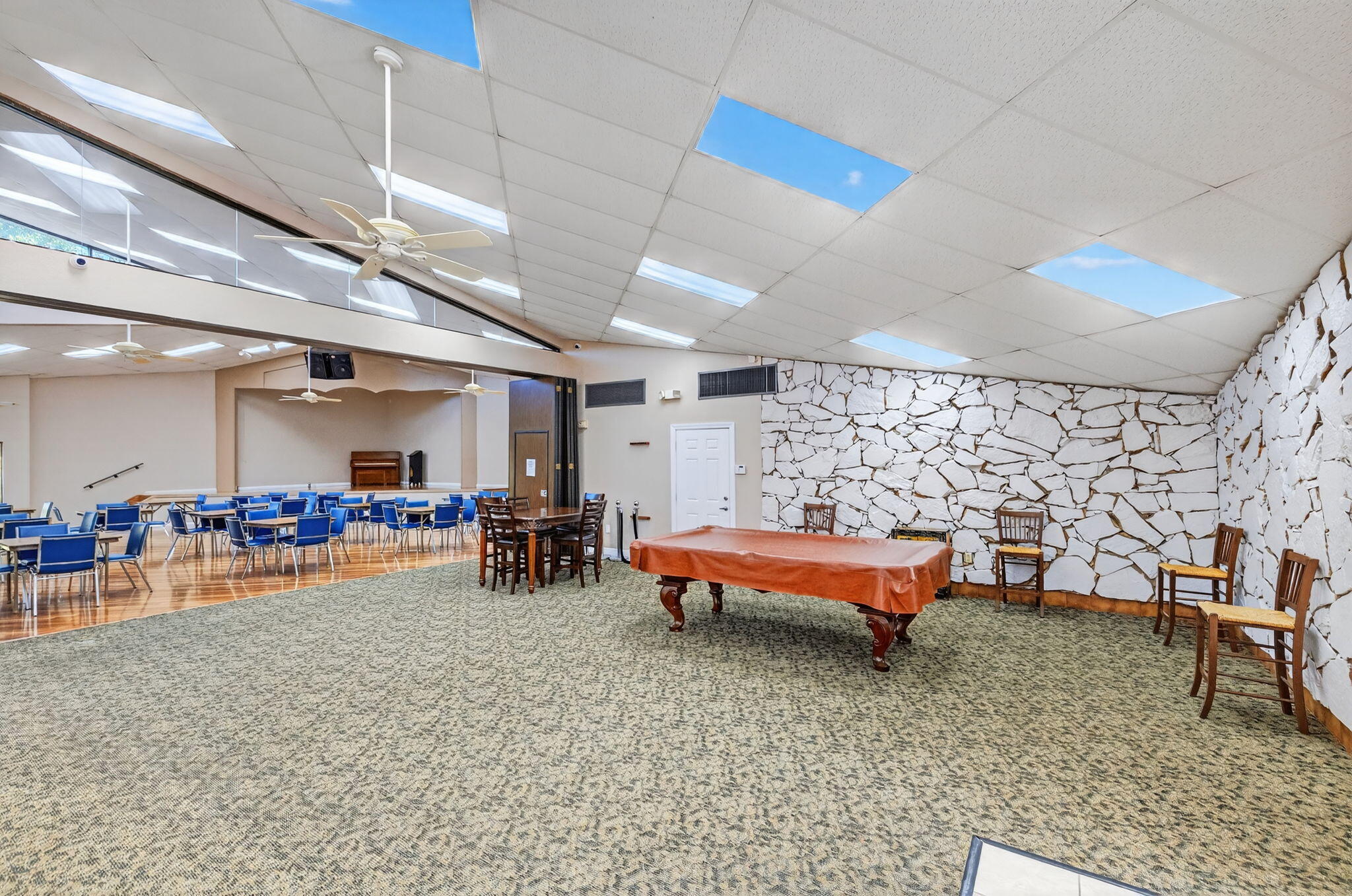 SANDS POINT CONDOMINIUM III - Residential