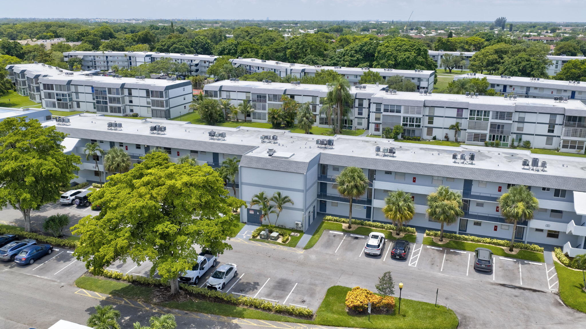SANDS POINT CONDOMINIUM III - Residential