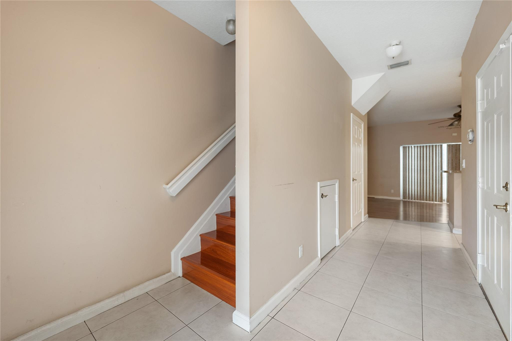 CORAL PARK TOWNHOMES WEST CONDO - Residential Lease