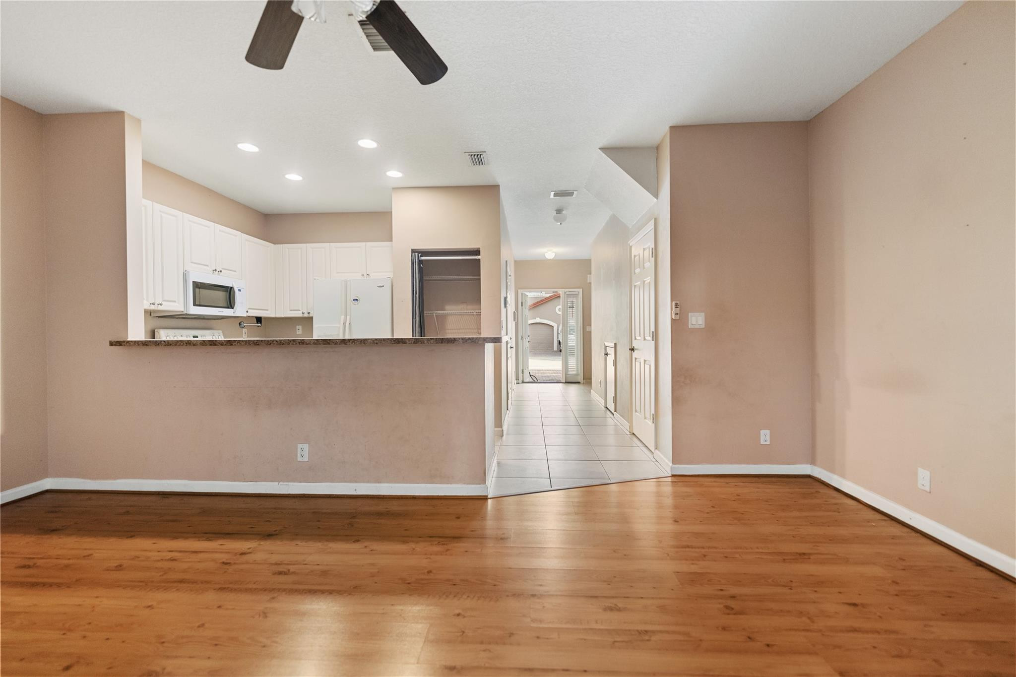 CORAL PARK TOWNHOMES WEST CONDO - Residential Lease