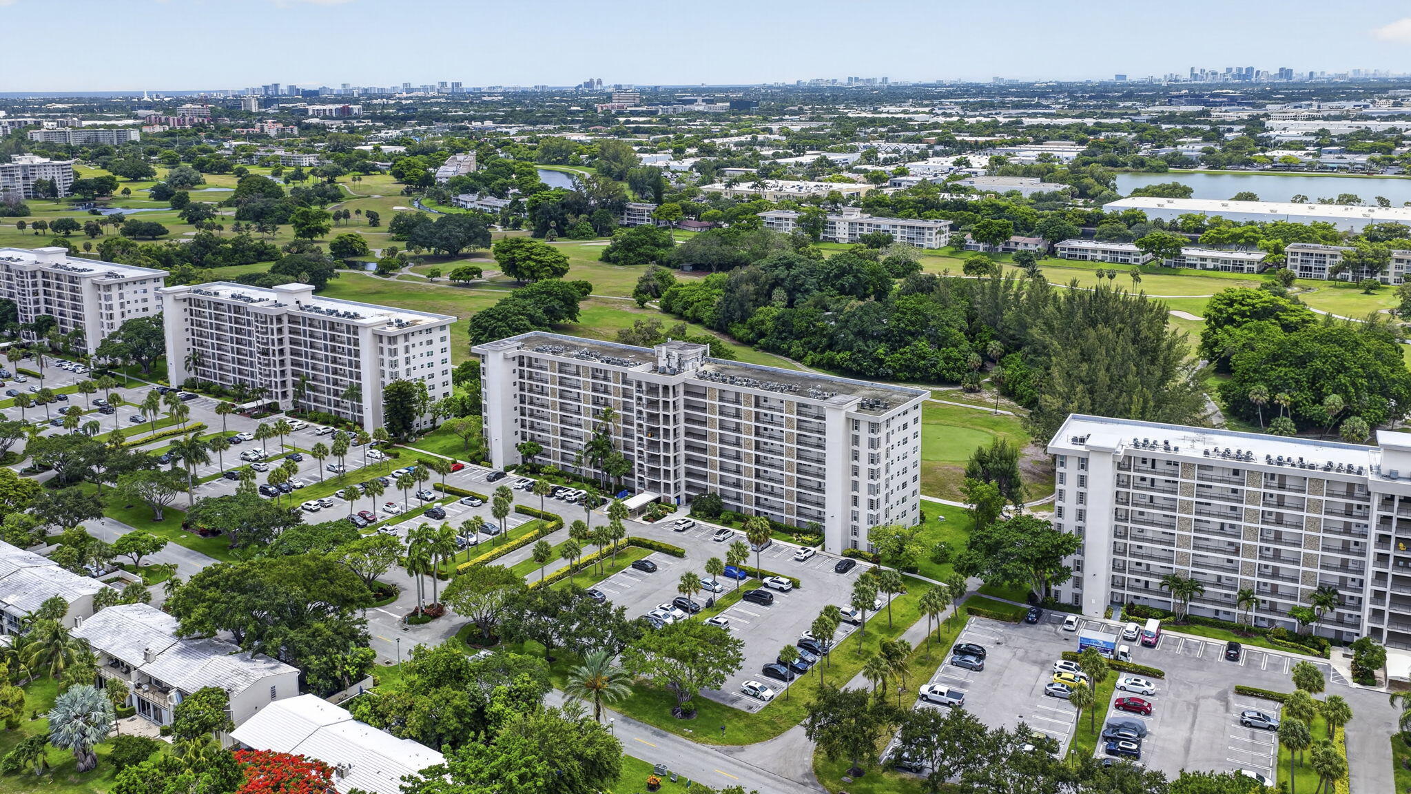 NO 10 PALM-AIRE COUNTRY CLUB - Residential