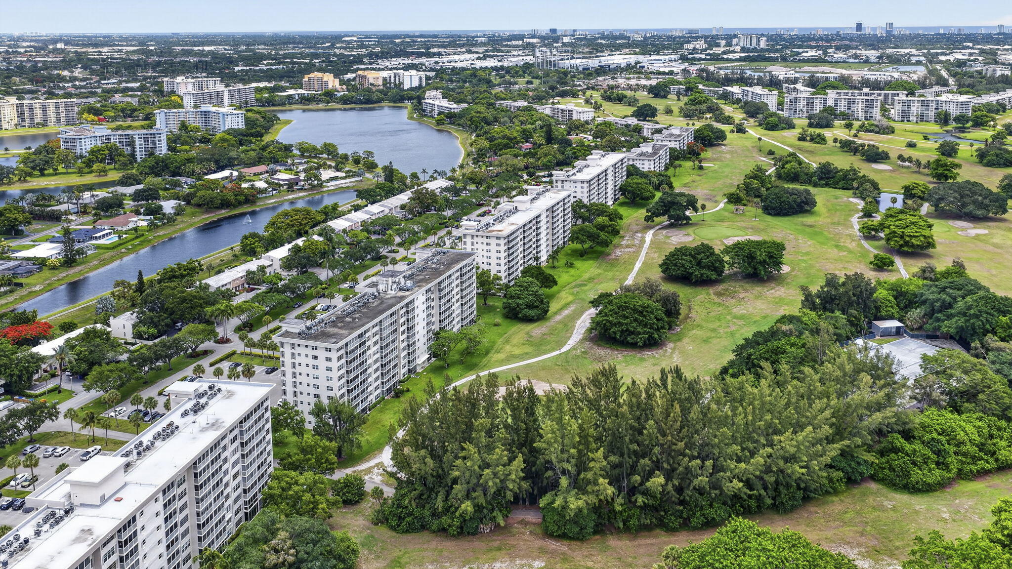 NO 10 PALM-AIRE COUNTRY CLUB - Residential
