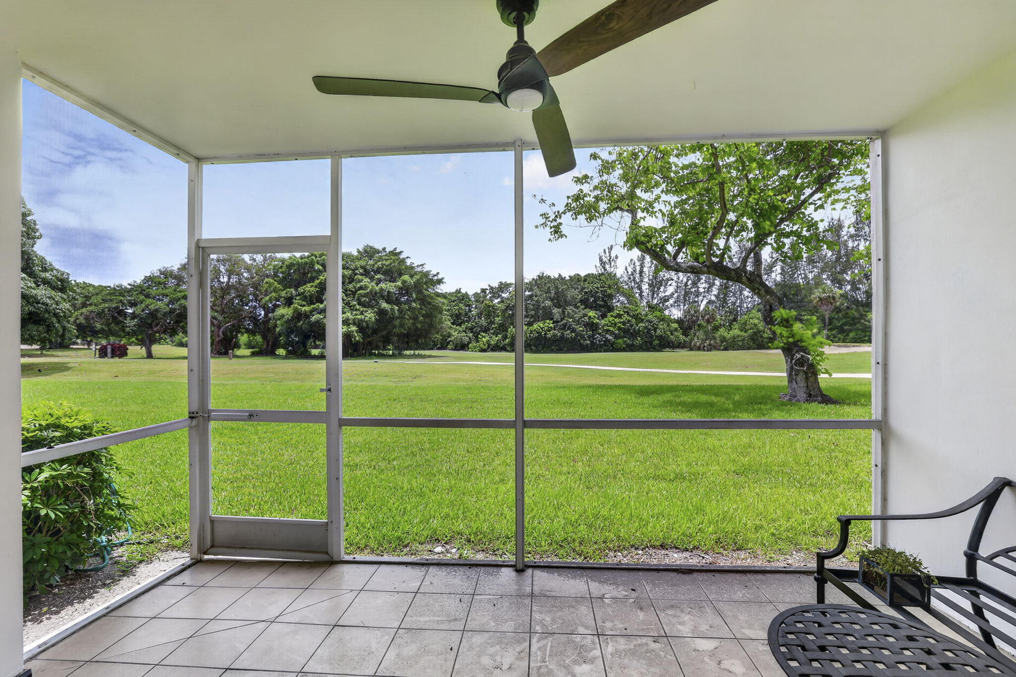 NO 10 PALM-AIRE COUNTRY CLUB - Residential